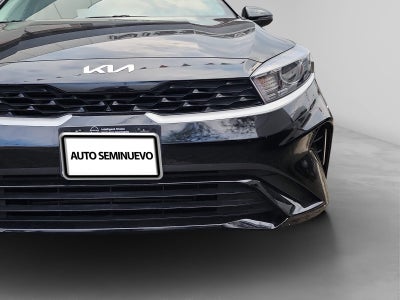 2024 Kia FORTE 4P LX L42.0 MAN