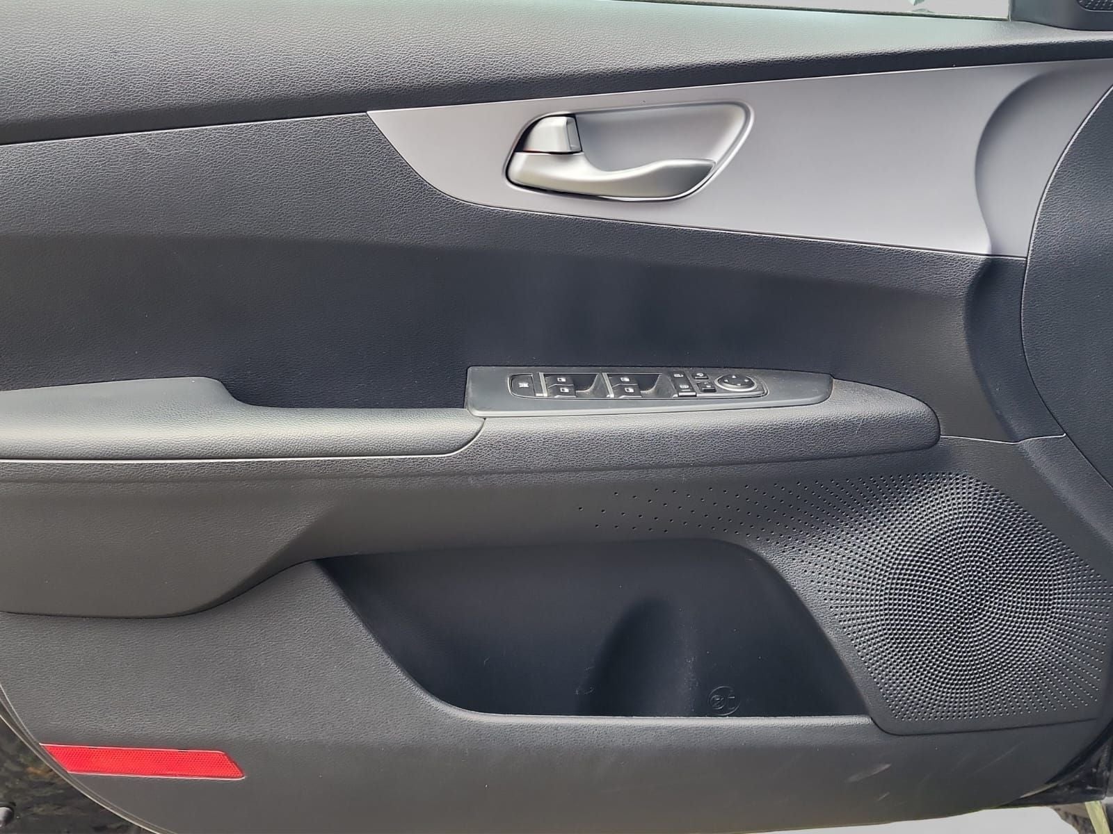 2024 Kia FORTE 4P LX L42.0 MAN
