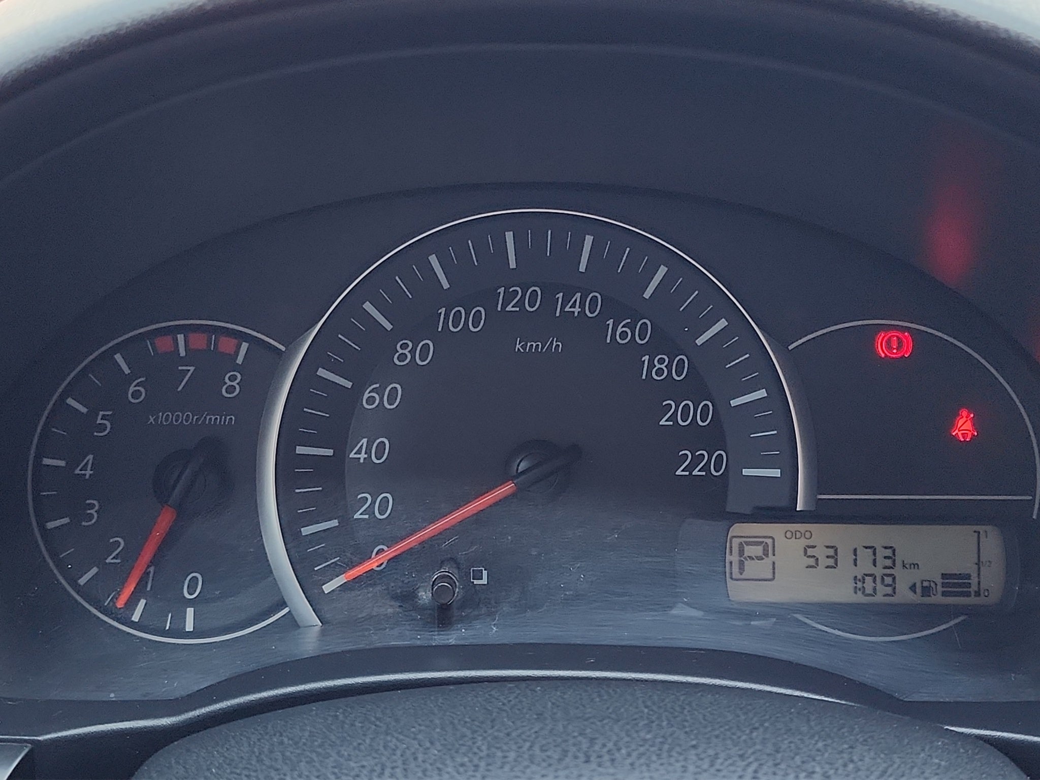 2023 Nissan MARCH 5 PTS HB SENSE TA AAC R-14