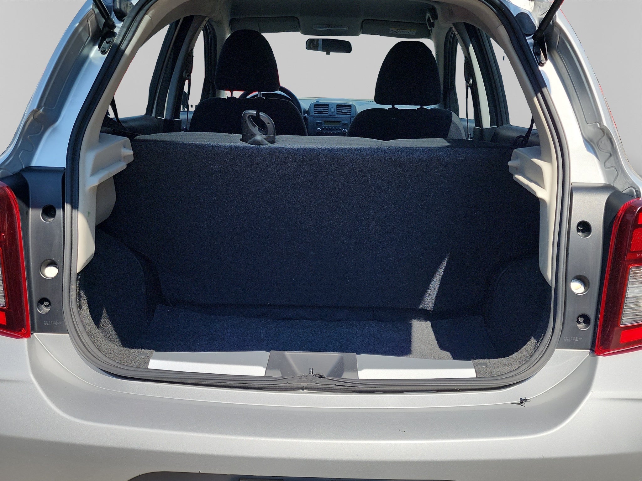 2023 Nissan MARCH 5 PTS HB SENSE TA AAC R-14