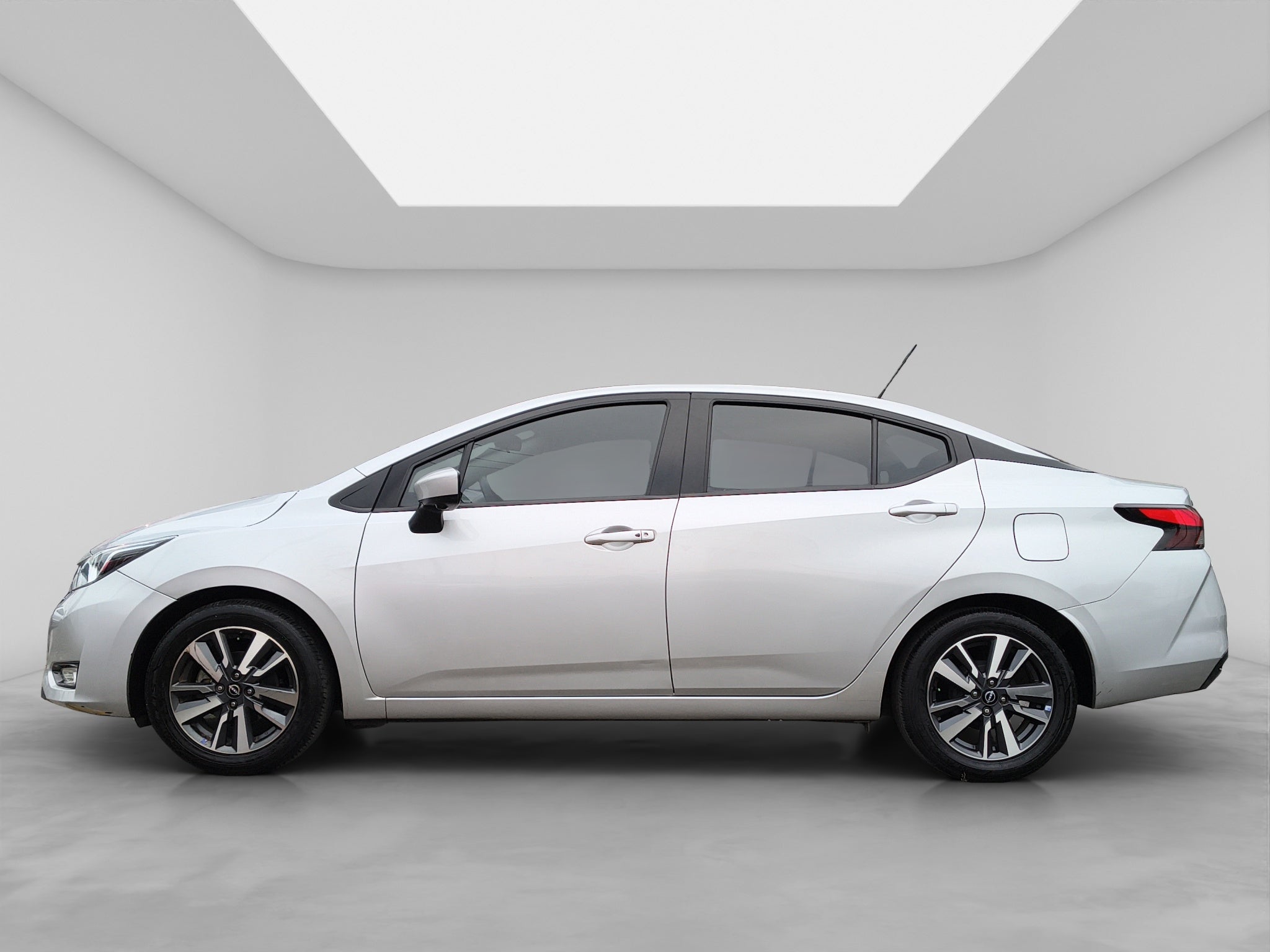 2024 Nissan VERSA 4P ADVANCE L41.6 AUT