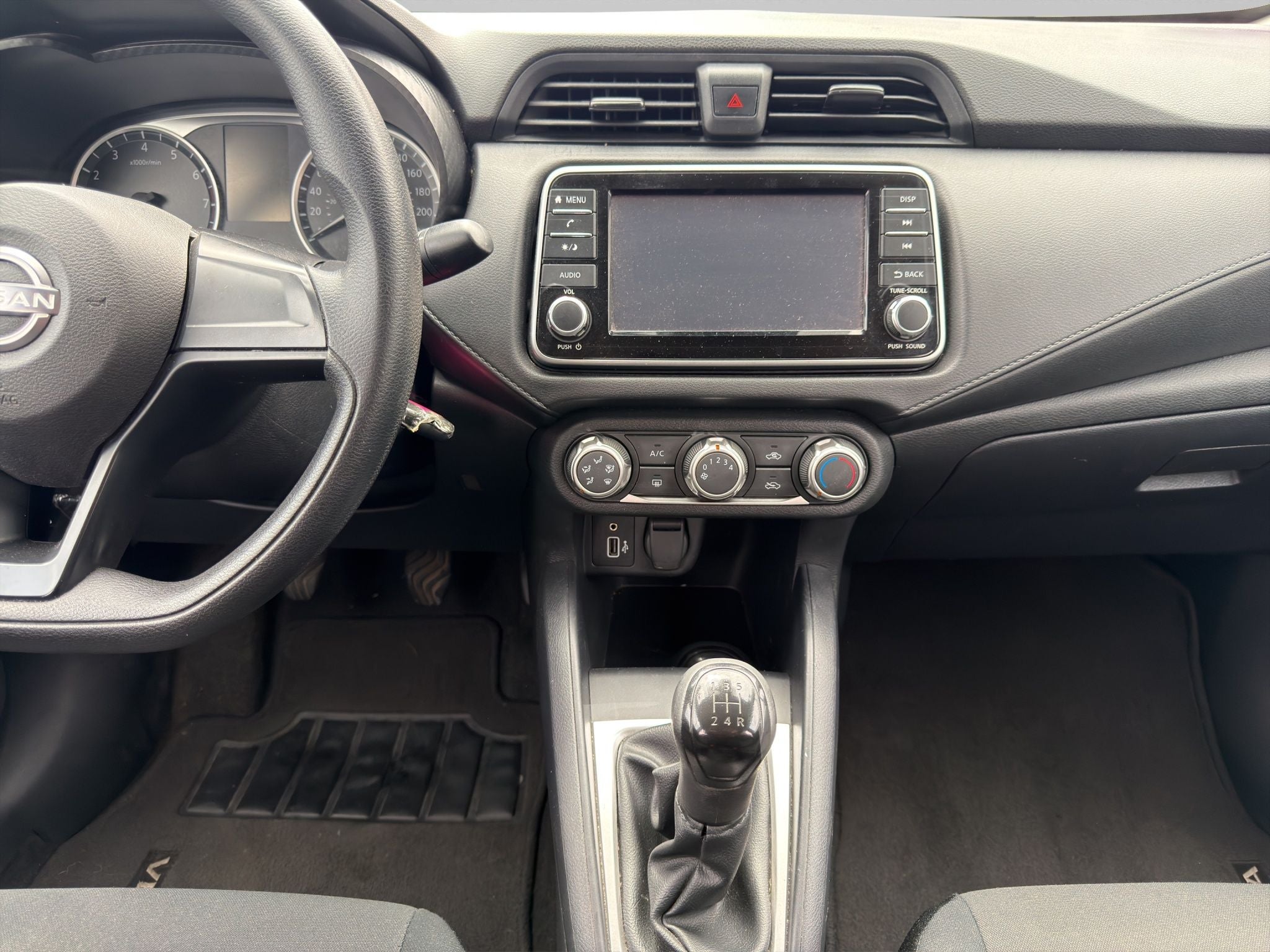 2024 Nissan VERSA 4P ADVANCE L41.6 MAN