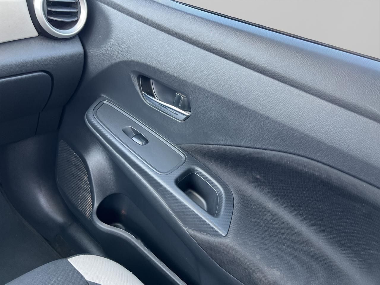 2022 Nissan VERSA 4 PTS SENSE TM5 AAC. VE R-15