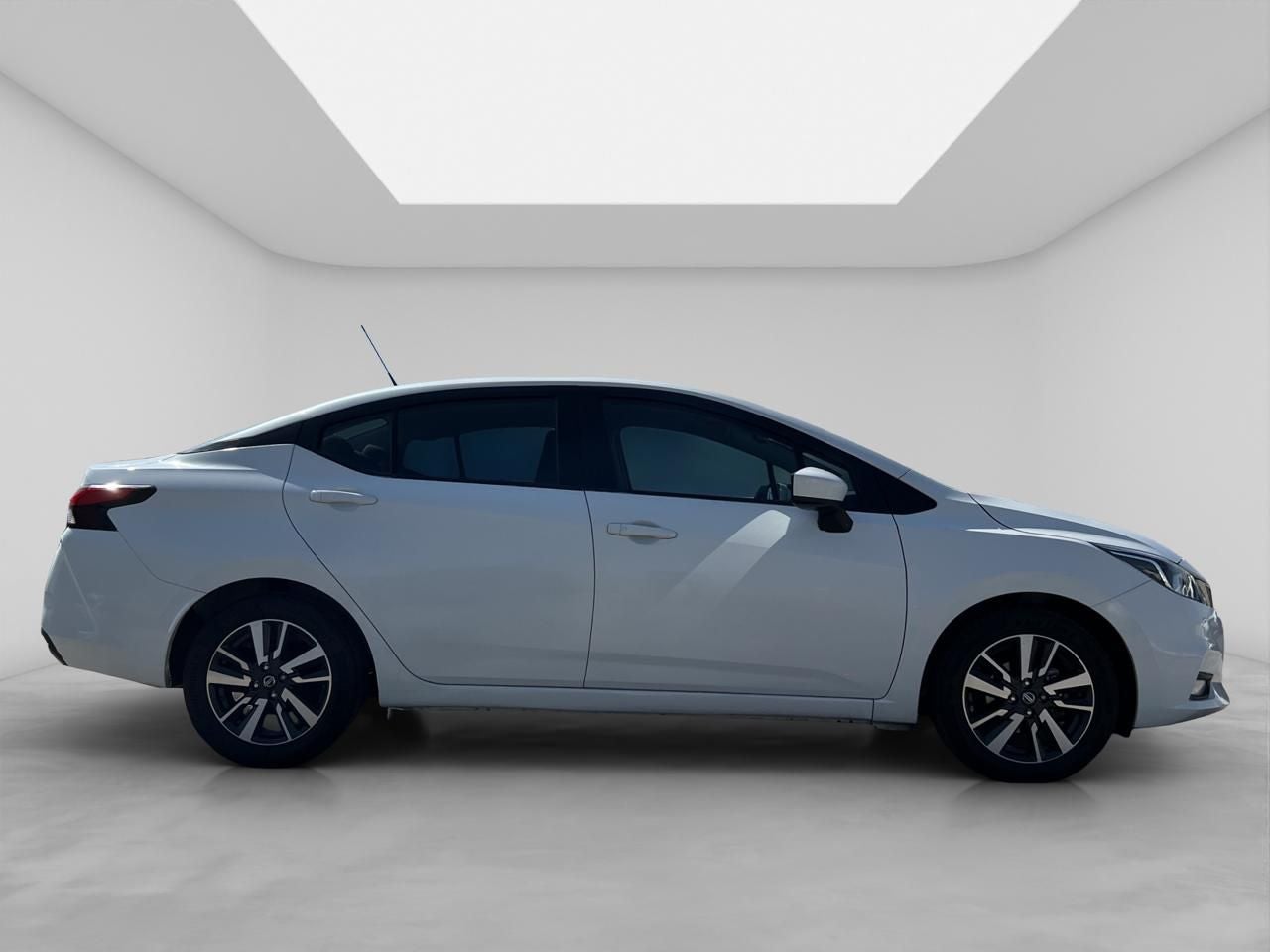 2022 Nissan VERSA 4 PTS SENSE TM5 AAC. VE R-15