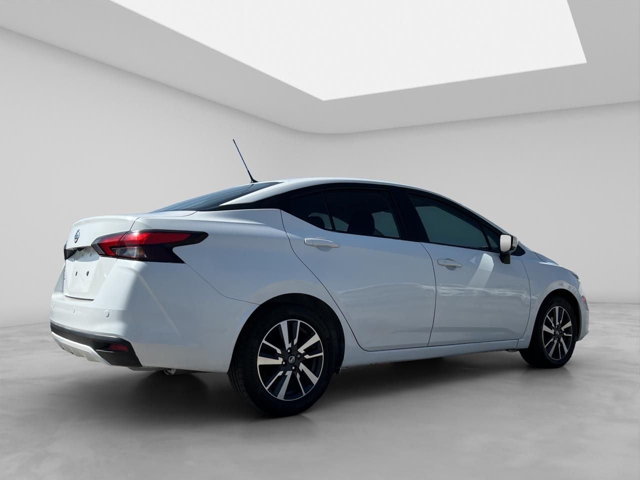 2022 Nissan VERSA 4 PTS SENSE TM5 AAC. VE R-15