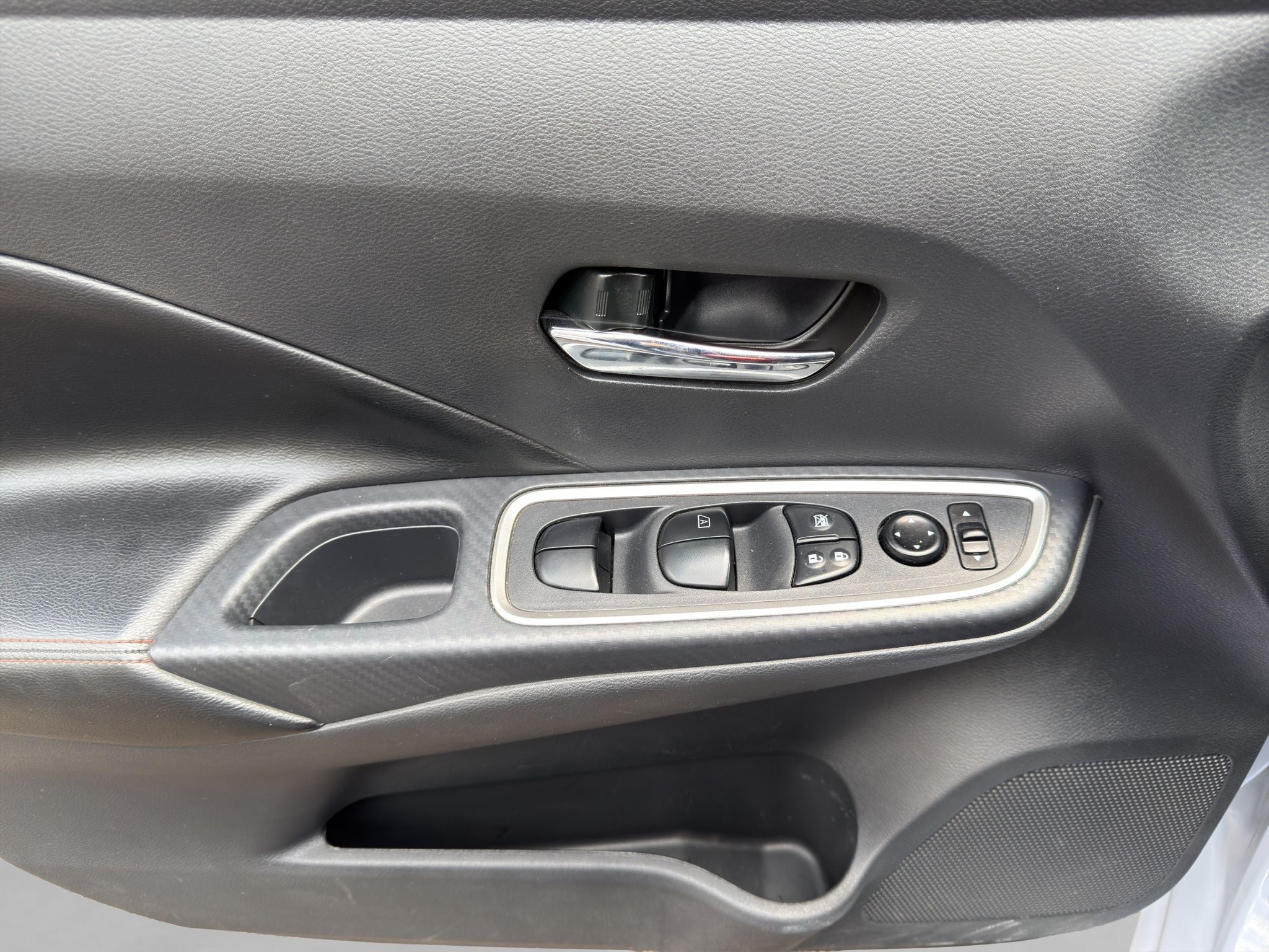 2024 Nissan VERSA 4P SR L41.6 AUT