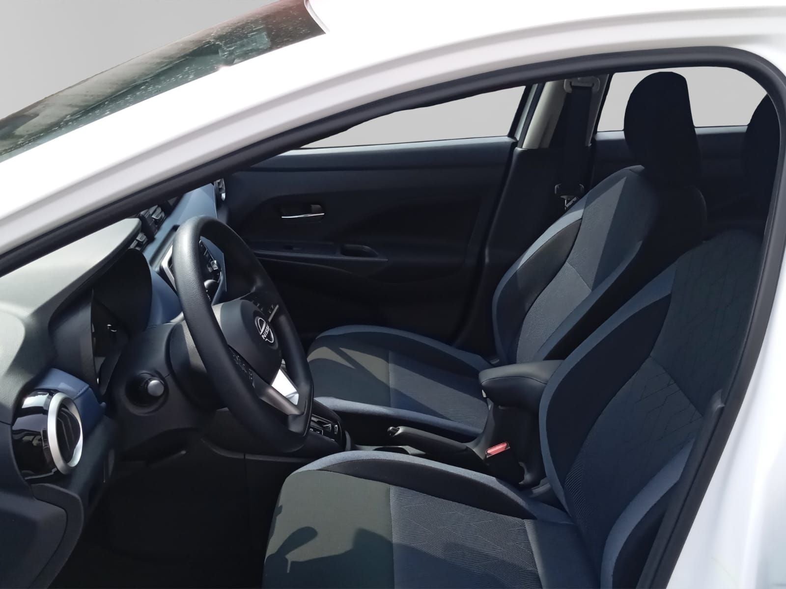 2025 Nissan VERSA 4P ADVANCE L41.6 AUT