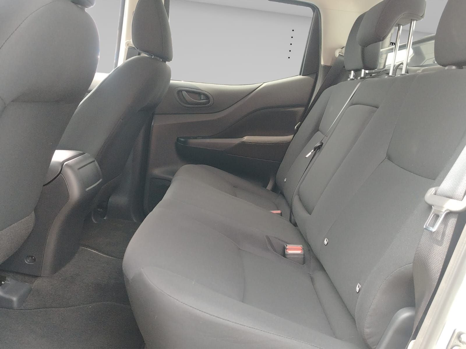 2025 Nissan FRONTIER 4P SE L42.5 MAN