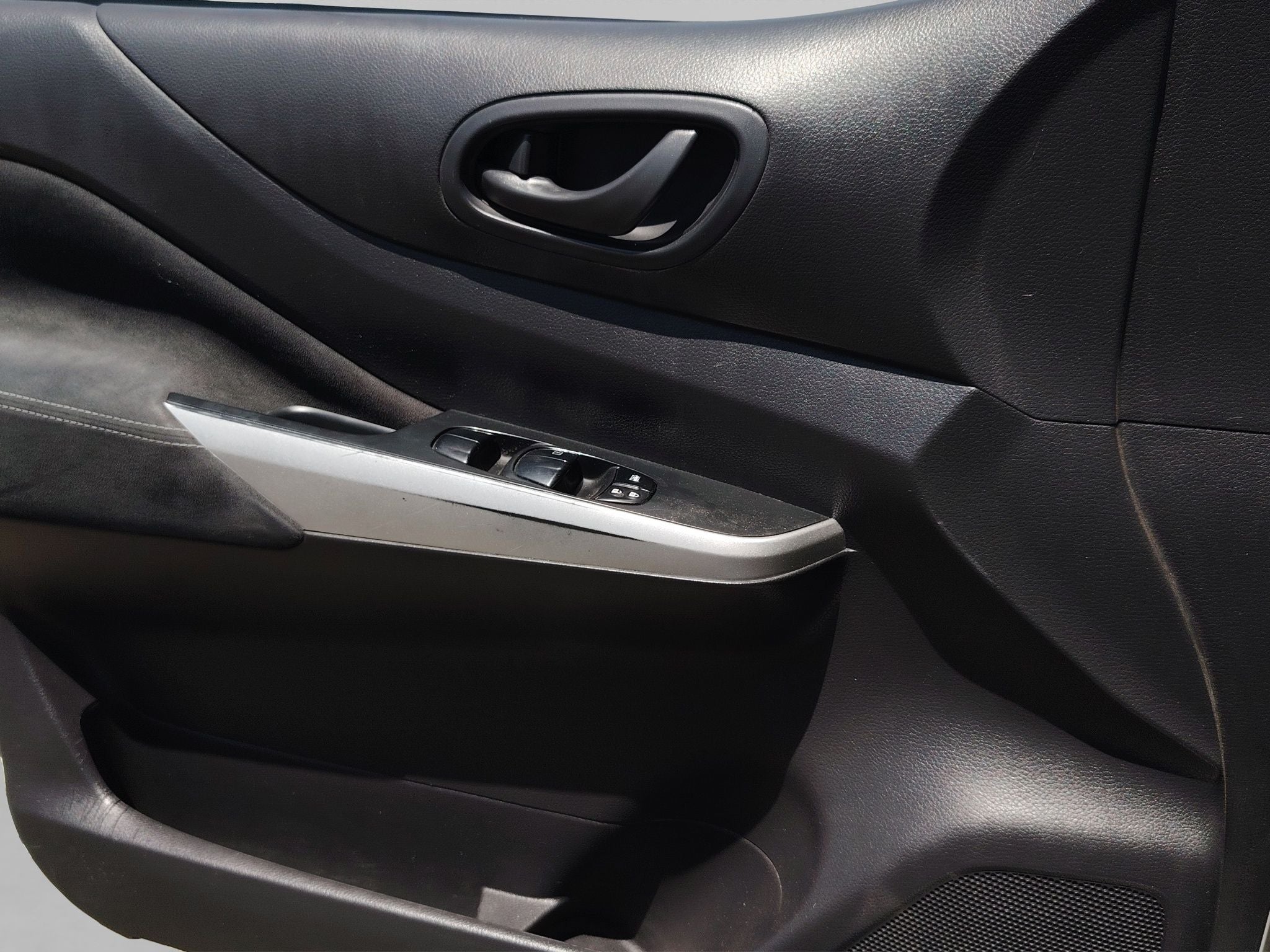 2020 Nissan NP300 4 PTS PICK-UP DOBLE CABINA SE TM6 AAC CD VE