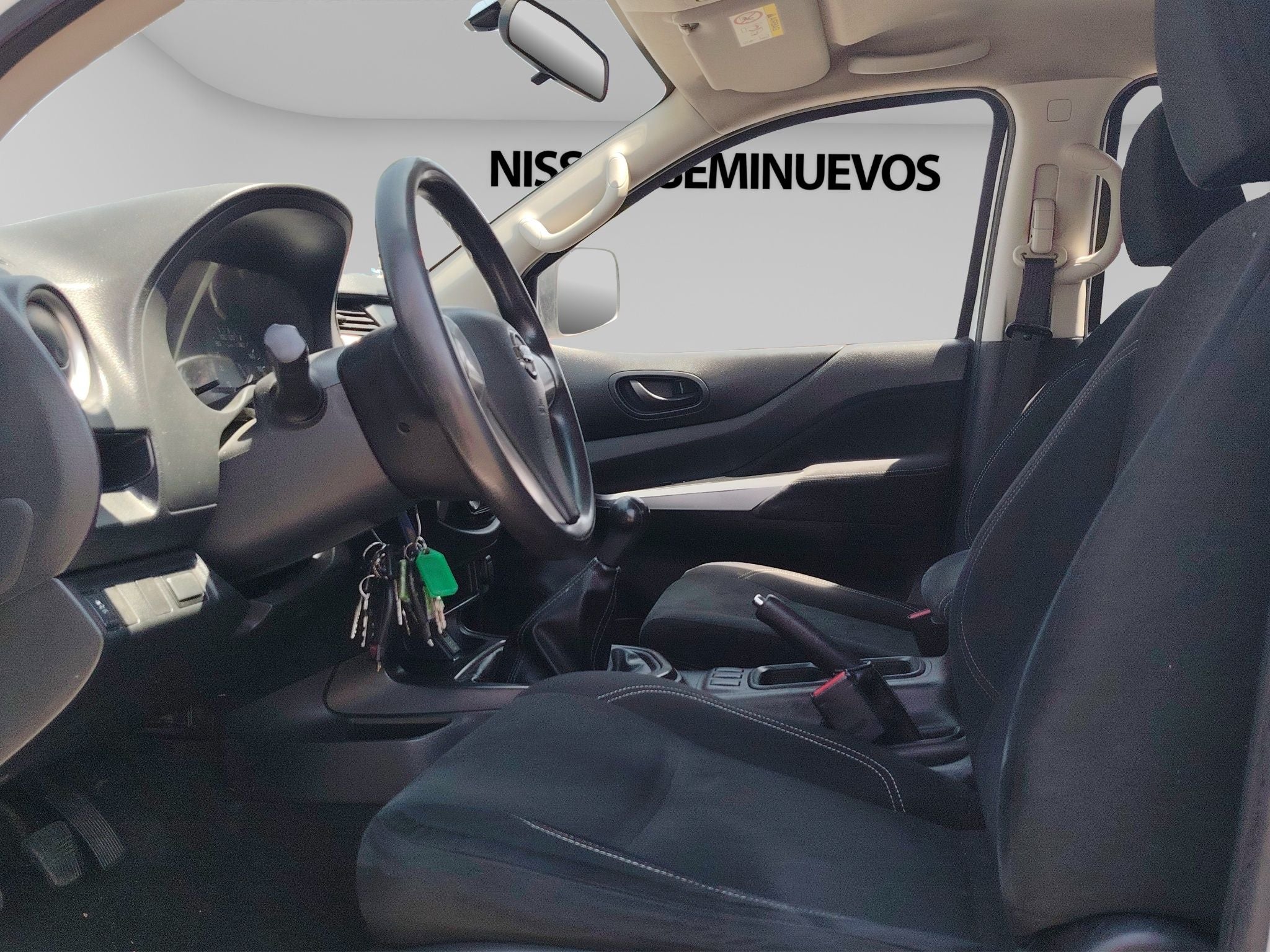 2020 Nissan NP300 4 PTS PICK-UP DOBLE CABINA SE TM6 AAC CD VE