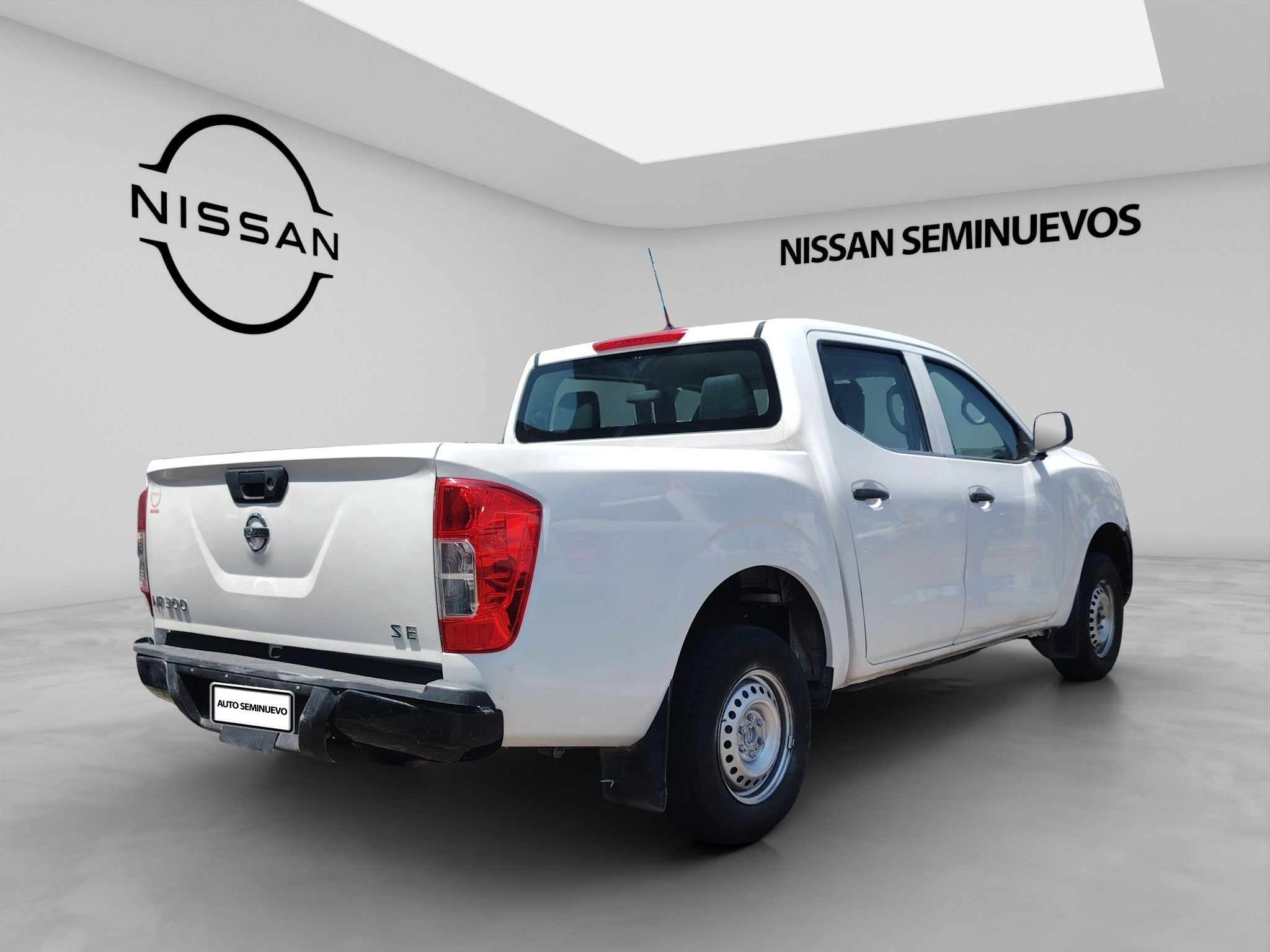 2020 Nissan NP300 4 PTS PICK-UP DOBLE CABINA SE TM6 AAC CD VE