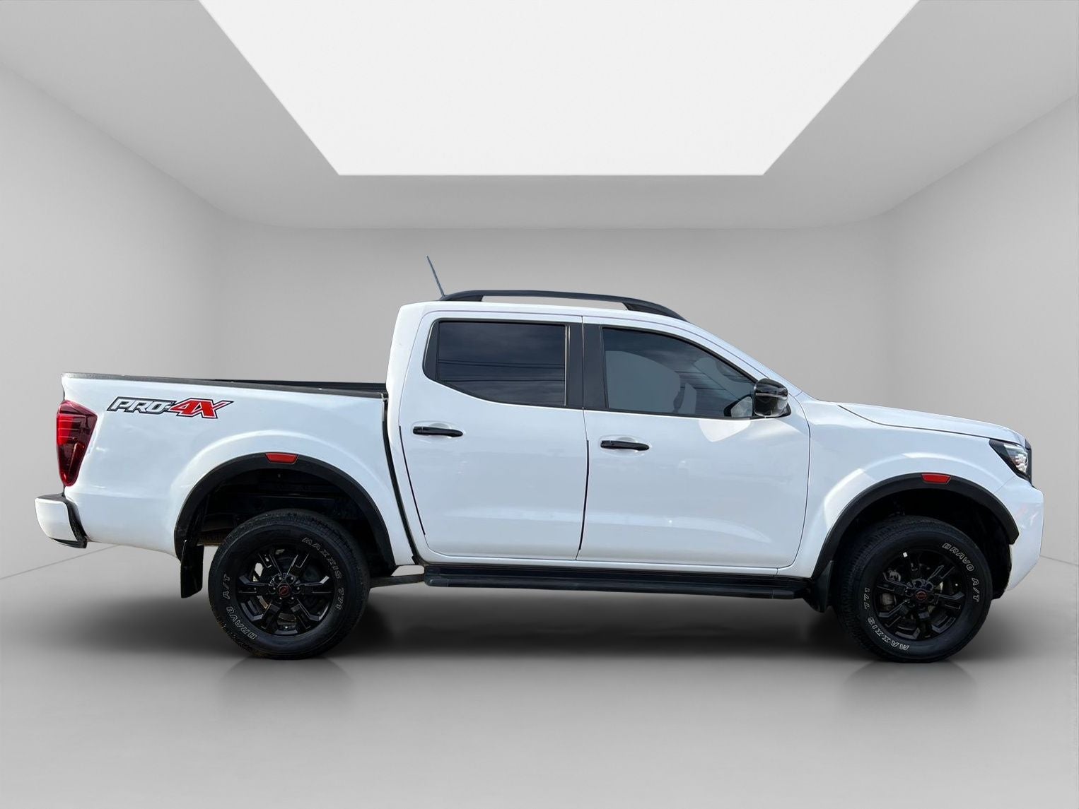 2023 Nissan FRONTIER 4P PRO-4X L42.5 AUT 4X4