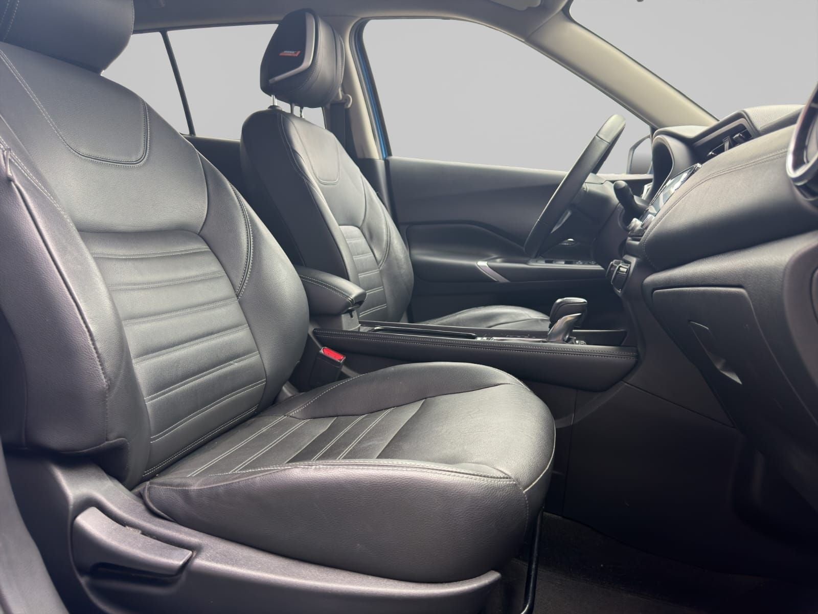2023 Nissan KICKS 5 PTS PLATINUM 16L TA AAC AUT PIEL GPS RA-18