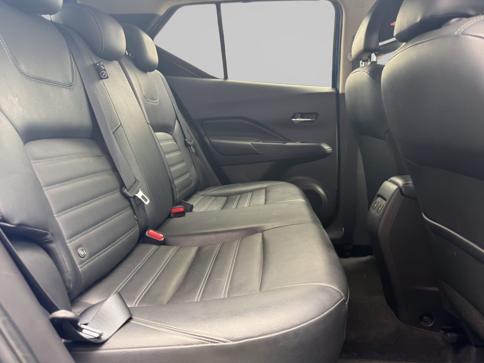 2023 Nissan KICKS 5 PTS PLATINUM 16L TA AAC AUT PIEL GPS RA-18