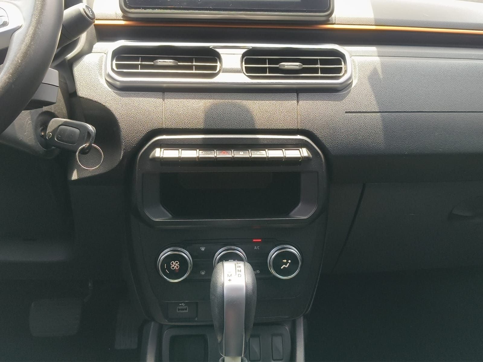 2023 RENAULT OROCH 4 PTS OUTSIDER 13T TA FNIEBLA CANTONERAS RA-16