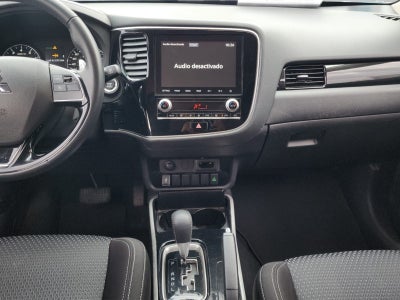 2022 Mitsubishi OUTLANDER 5 PTS SE 24L CVT 5 PAS RA-18