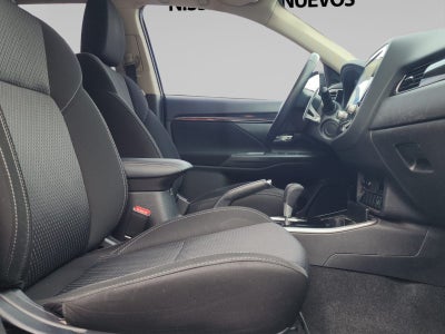 2022 Mitsubishi OUTLANDER 5 PTS SE 24L CVT 5 PAS RA-18