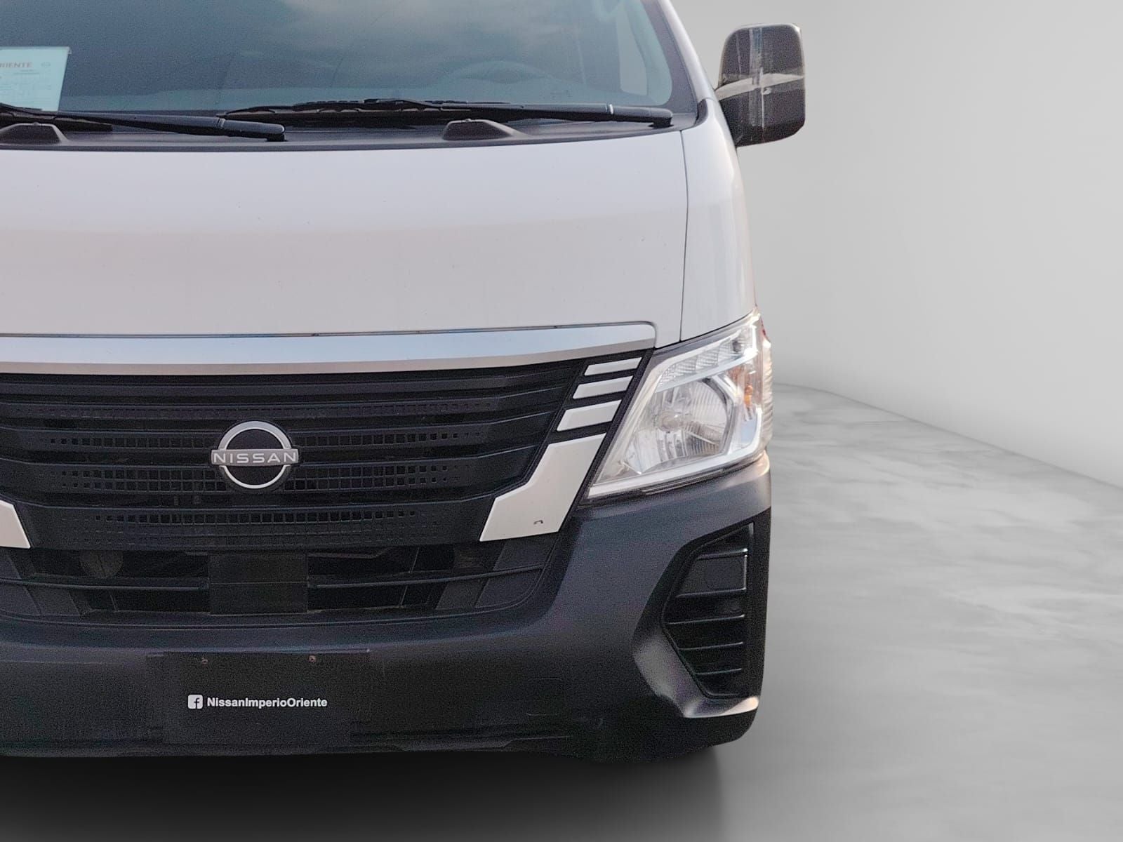 2023 Nissan URVAN 4 PTS AMPLIA TM5 AAC