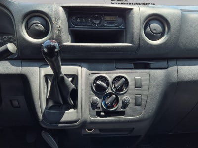 2023 Nissan URVAN 4 PTS AMPLIA TM5 AAC