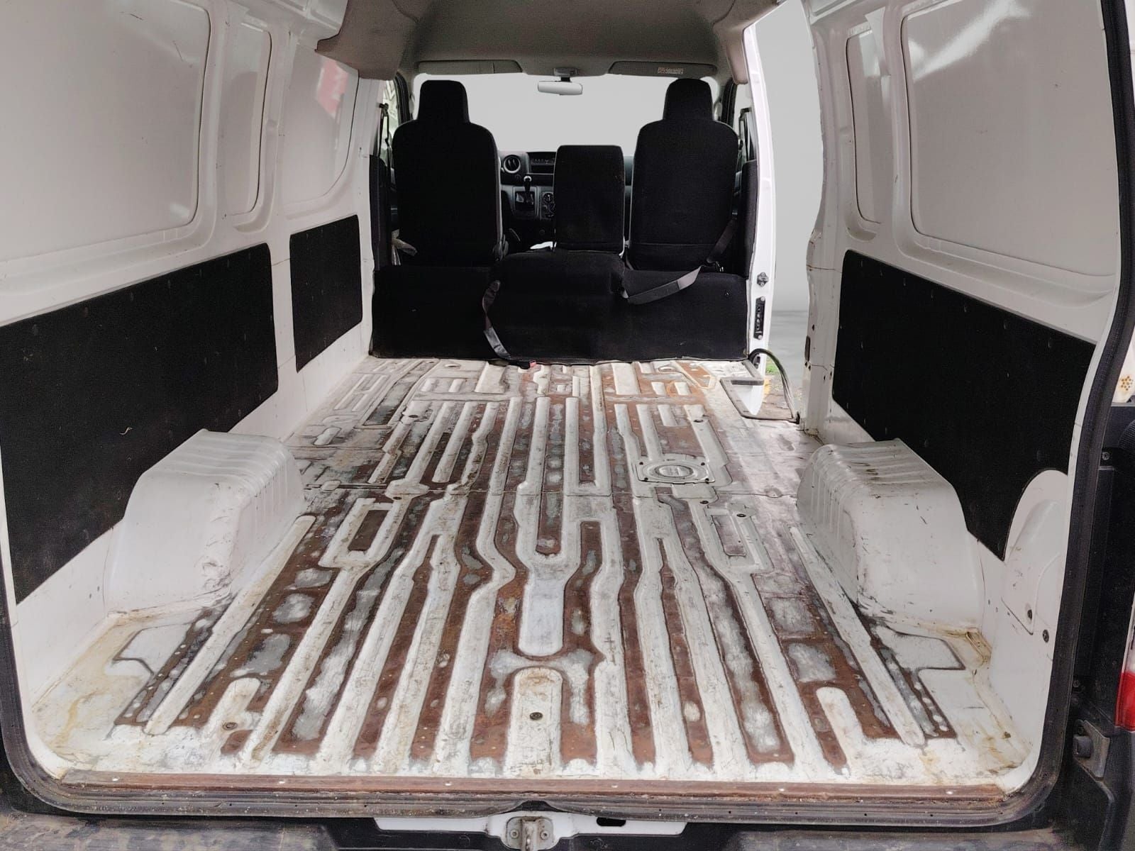 2023 Nissan URVAN 4 PTS AMPLIA VENTANAS TM5