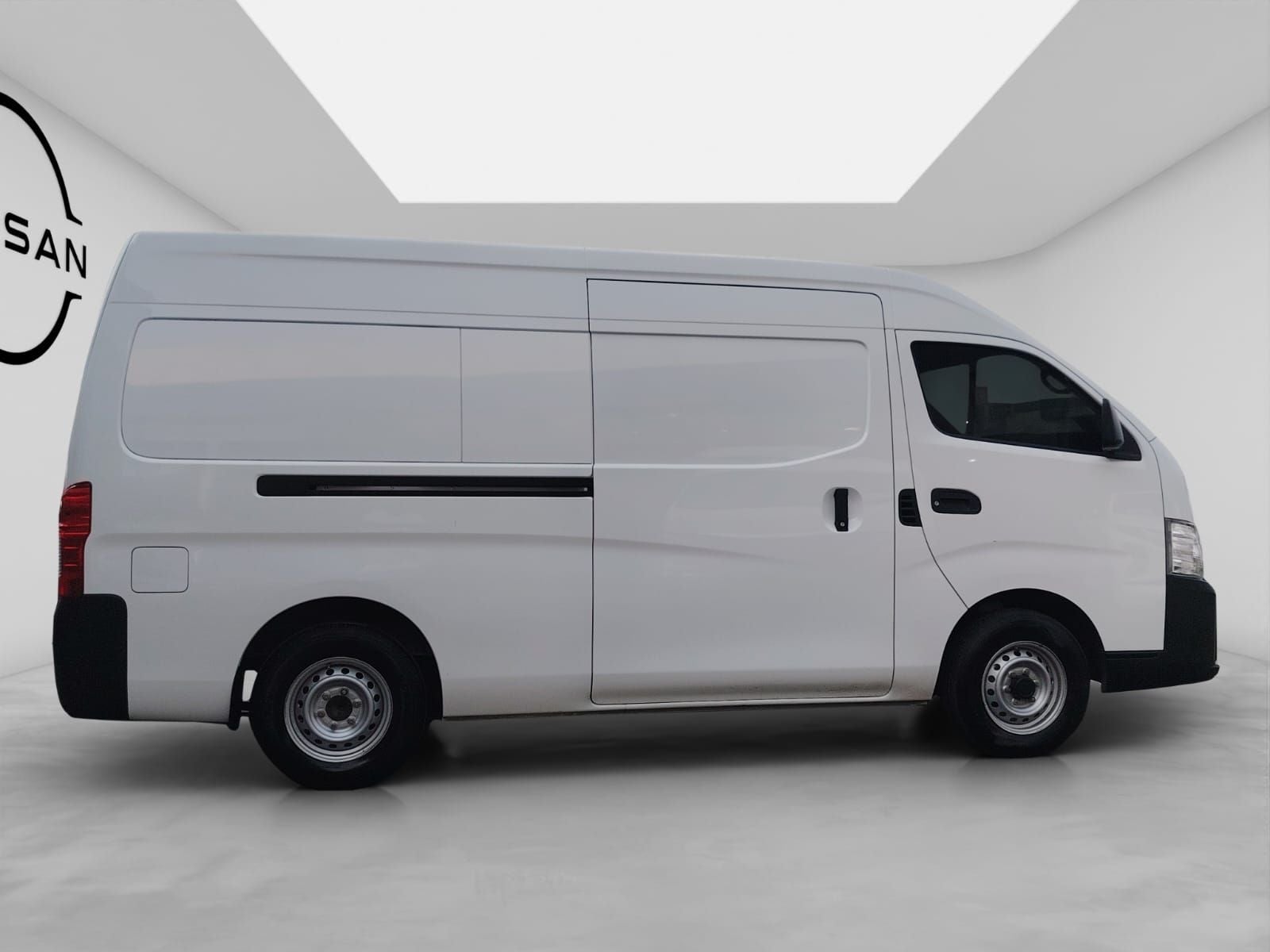 2023 Nissan URVAN 4 PTS AMPLIA VENTANAS TM5