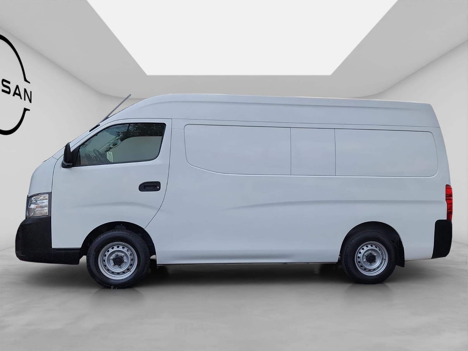 2024 Nissan URVAN 4P AMPLIA L42.5 MAN