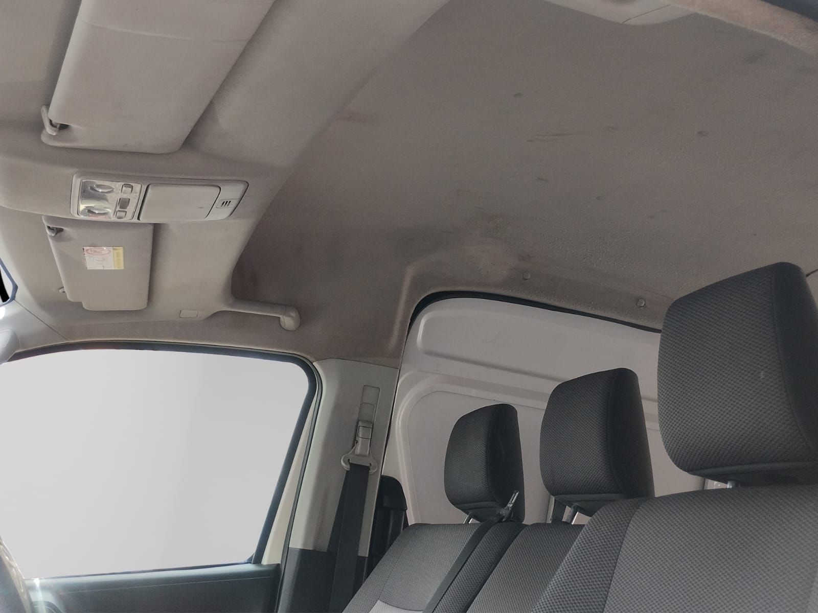 2023 Toyota HIACE 4 PTS DX SUPERLARGA TM5 CVENTANAS
