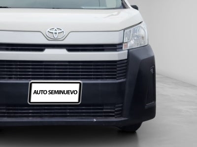 2023 Toyota HIACE 4 PTS DX SUPERLARGA TM5 CVENTANAS