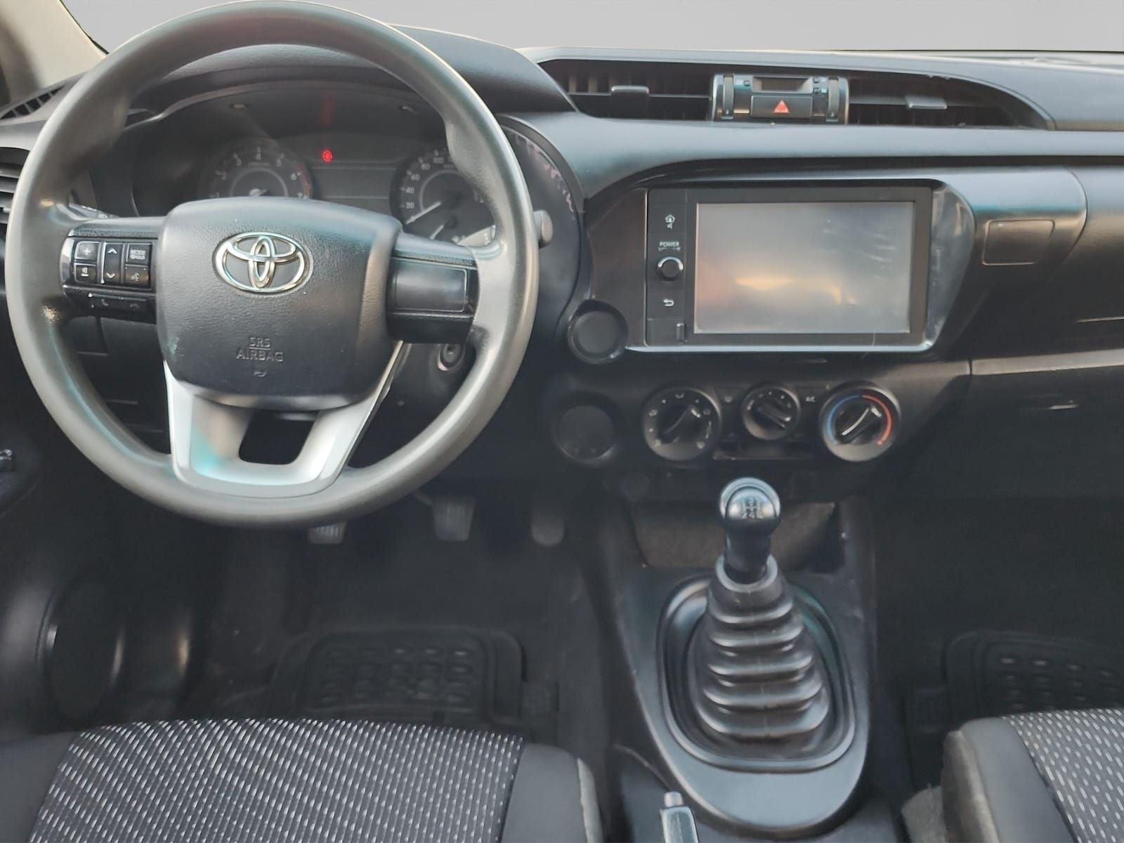 2022 Toyota HILUX 4 PTS DOBLE CAB SR TM5 AAC VE RA-17