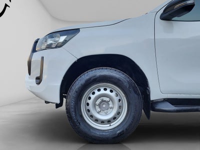 2022 Toyota HILUX 4 PTS DOBLE CAB BASE TM5 AAC VE DEL