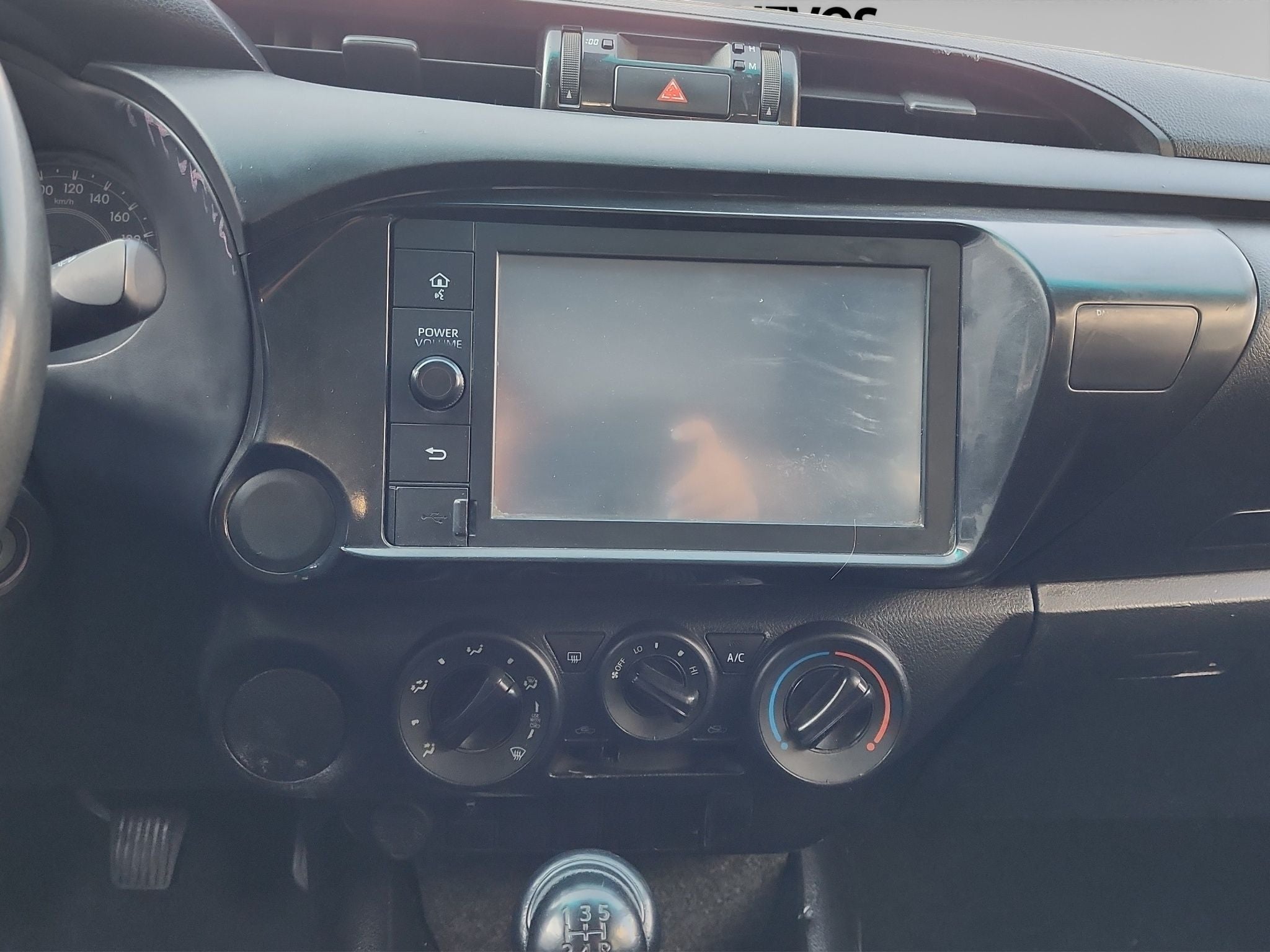 2022 Toyota HILUX 4 PTS DOBLE CAB BASE TM5 AAC VE DEL