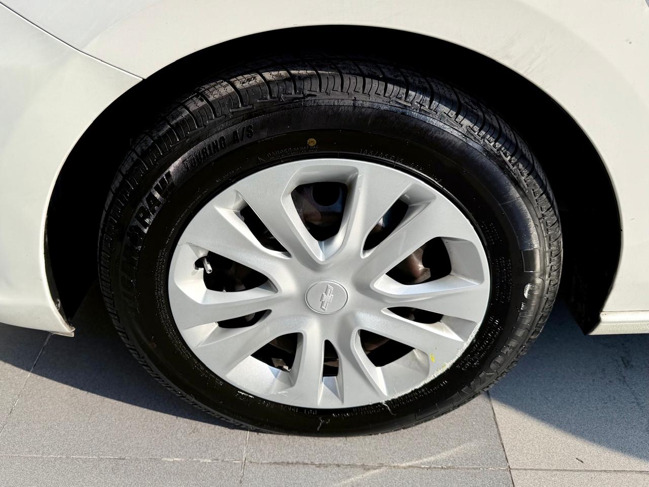 2023 Chevrolet ONIX B 4 PTS LS 10T TA AAC BA R-15