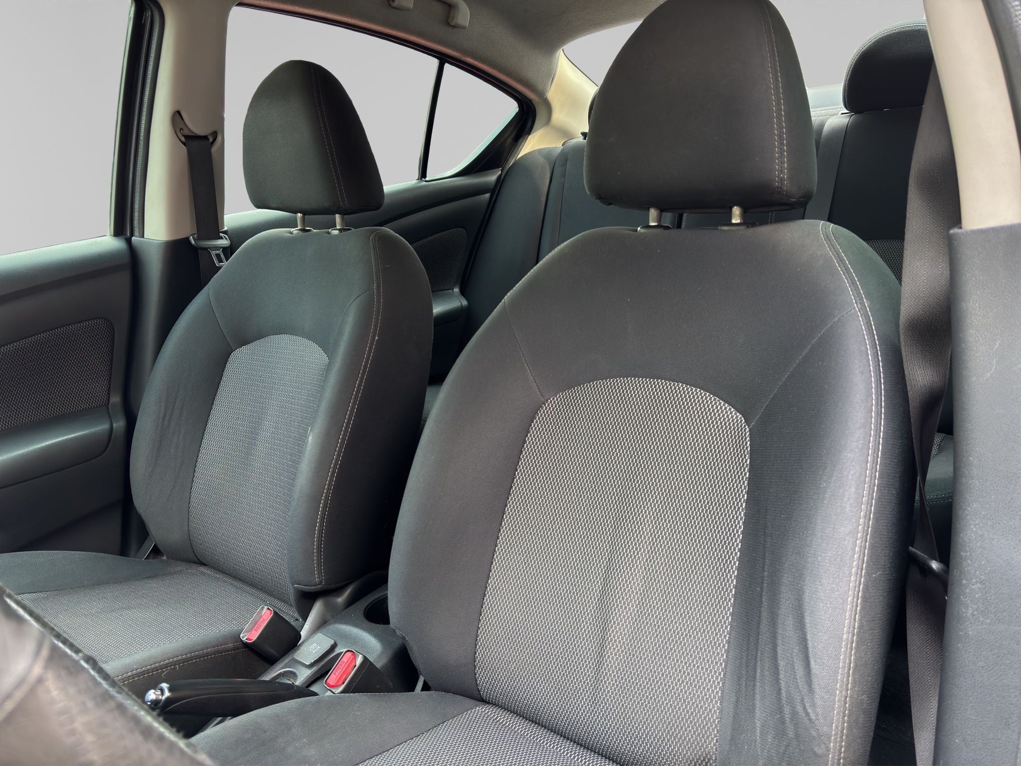 2015 Nissan VERSA 4 PTS ADVANCE TA AAC VE F NIEBLA RA-15