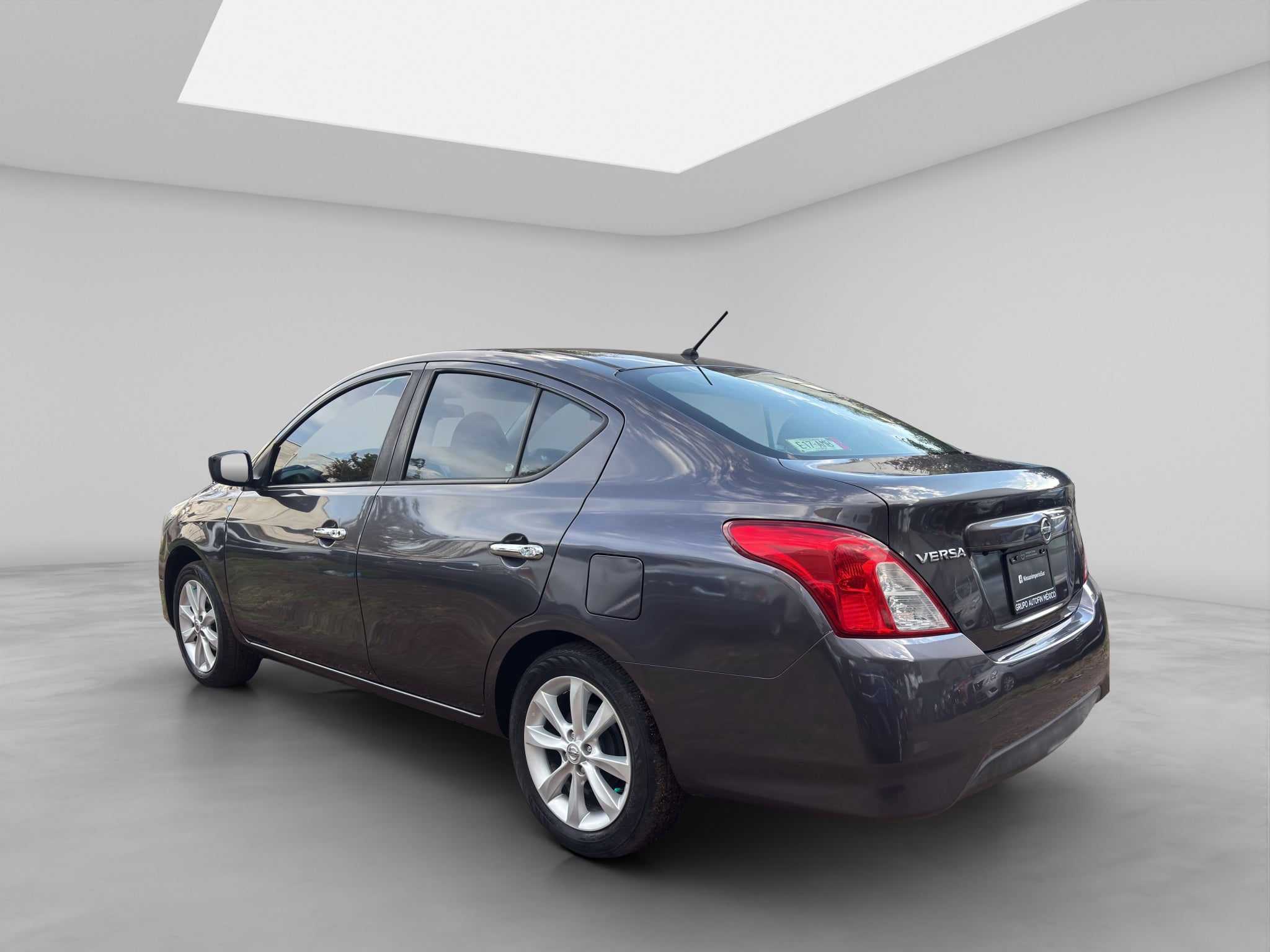 2017 Nissan VERSA 4 PTS ADVANCE TM5 AAC VE F NIEBLA RA-15