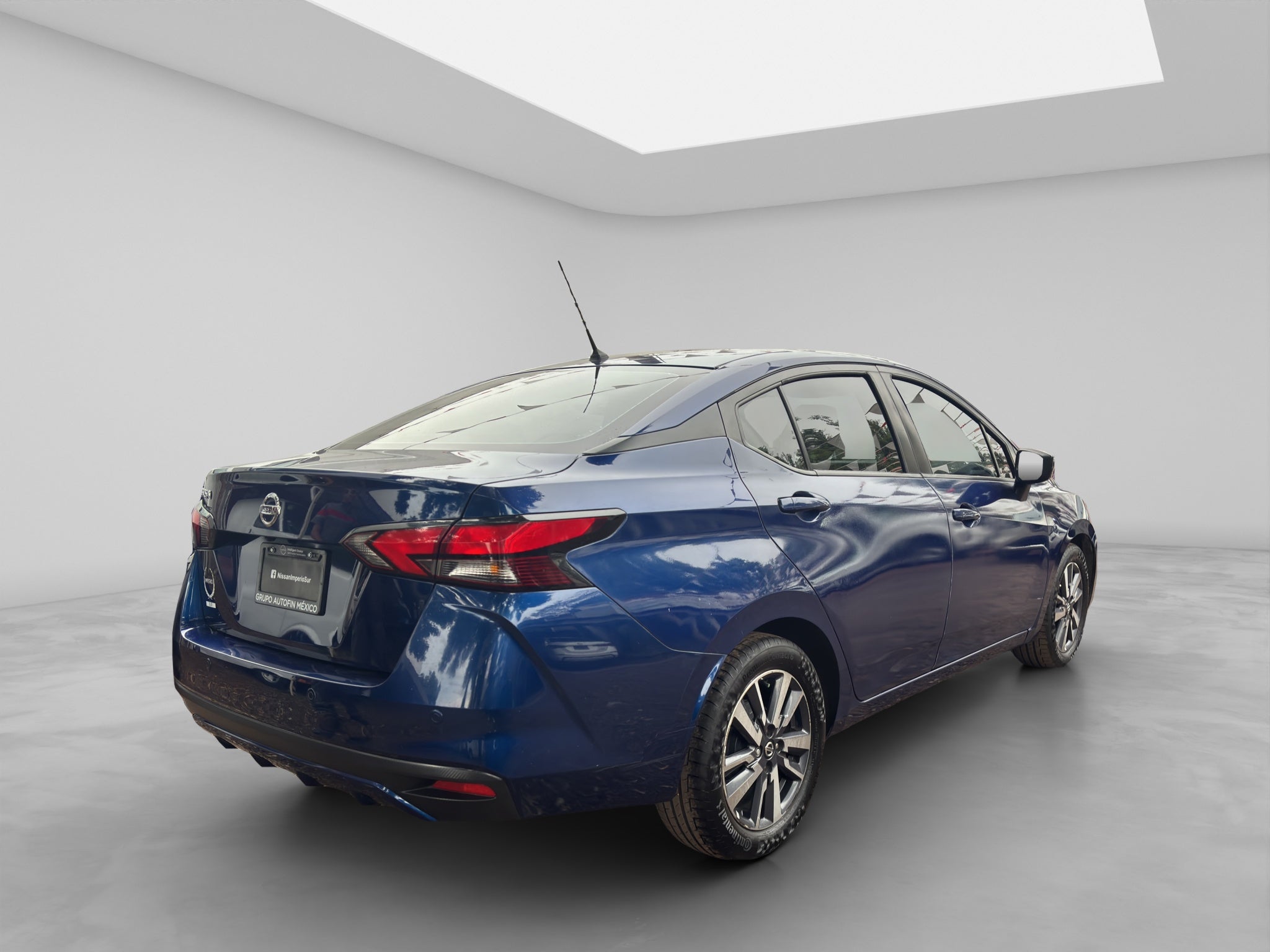 2021 Nissan VERSA 4 PTS ADVANCE AAC VE F NIEBLA RA-16CVT