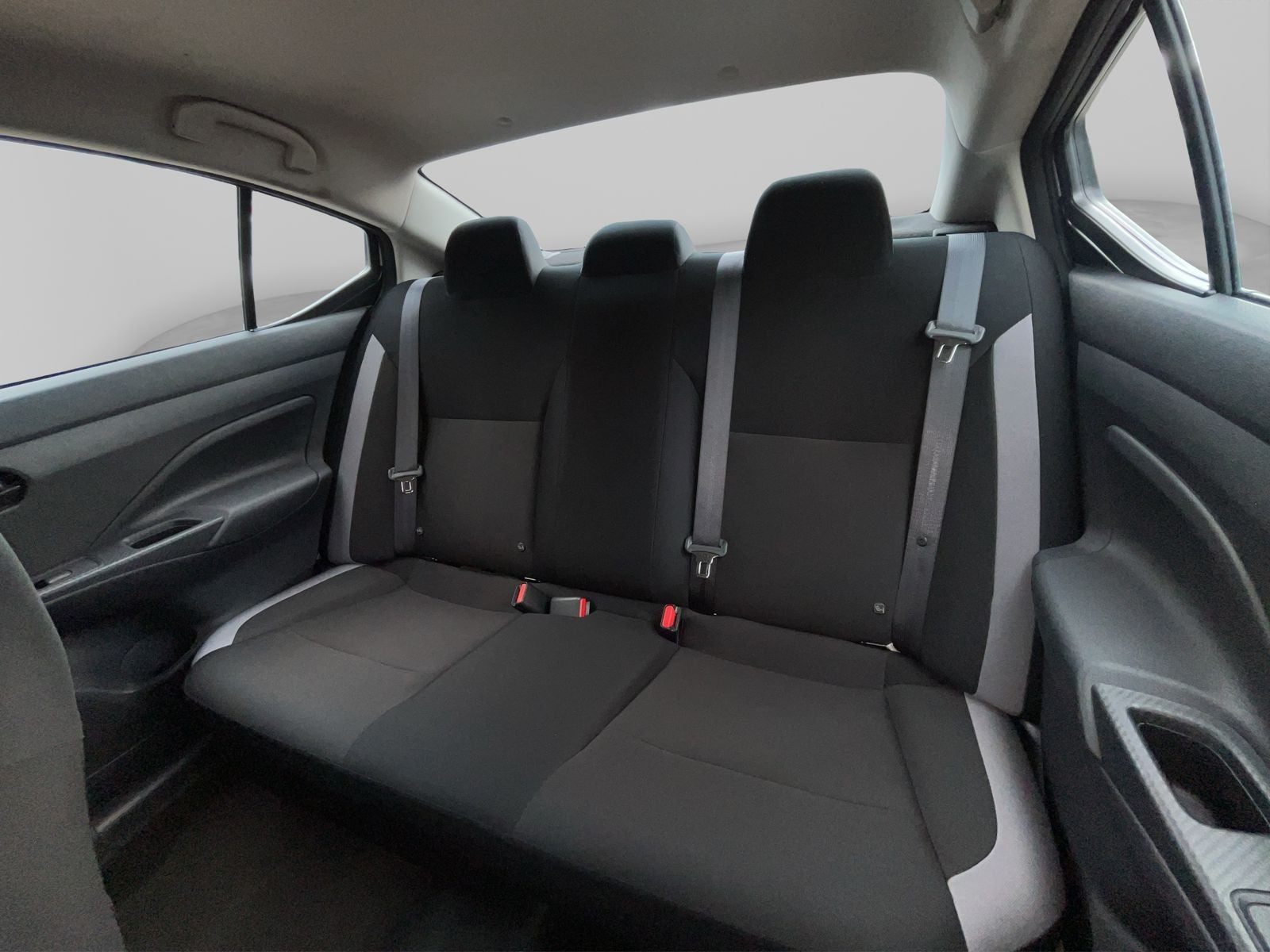 2025 Nissan VERSA 4P SENSE L41.6 AUT