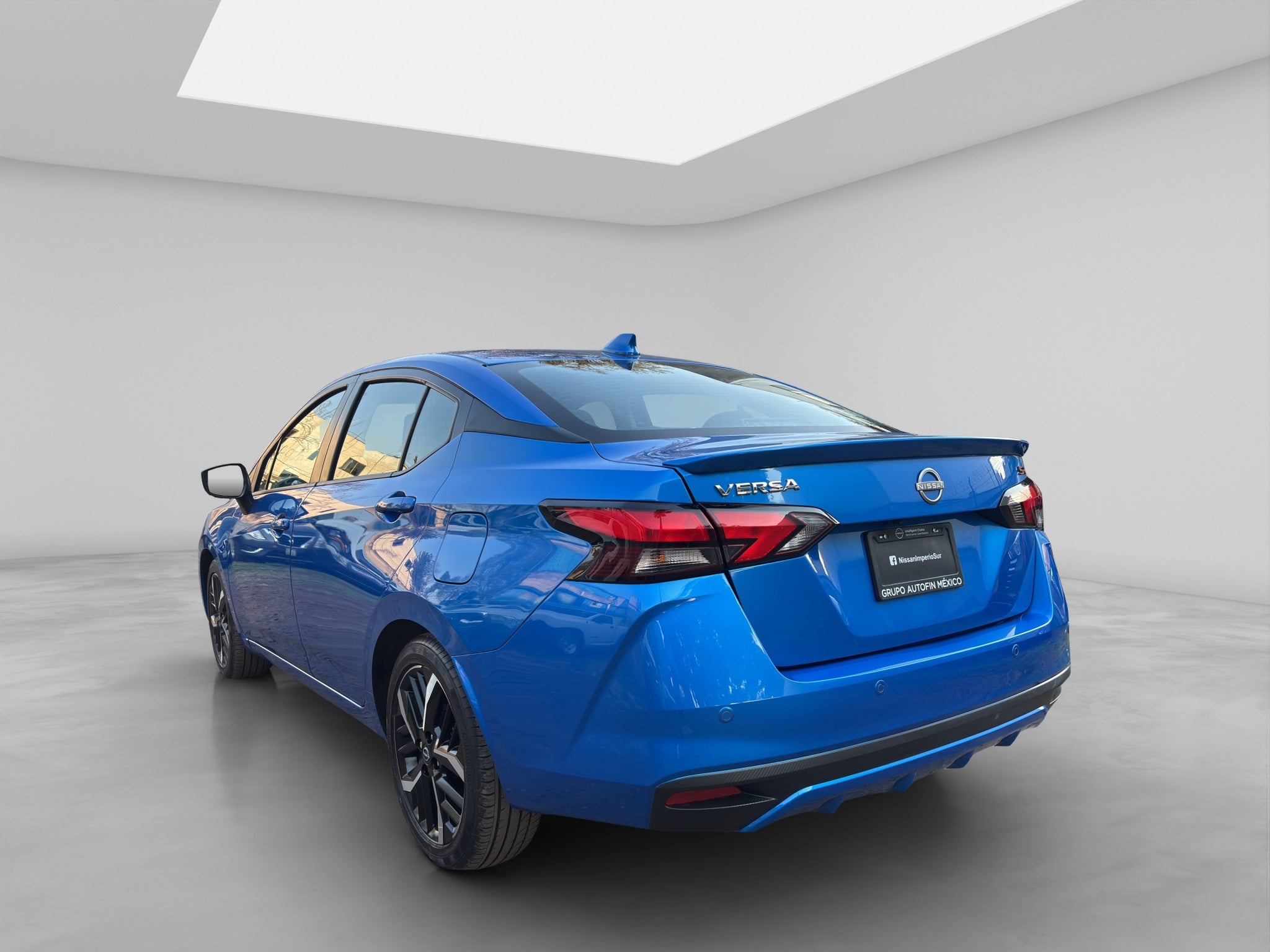 2025 Nissan VERSA 4P SR L41.6 AUT