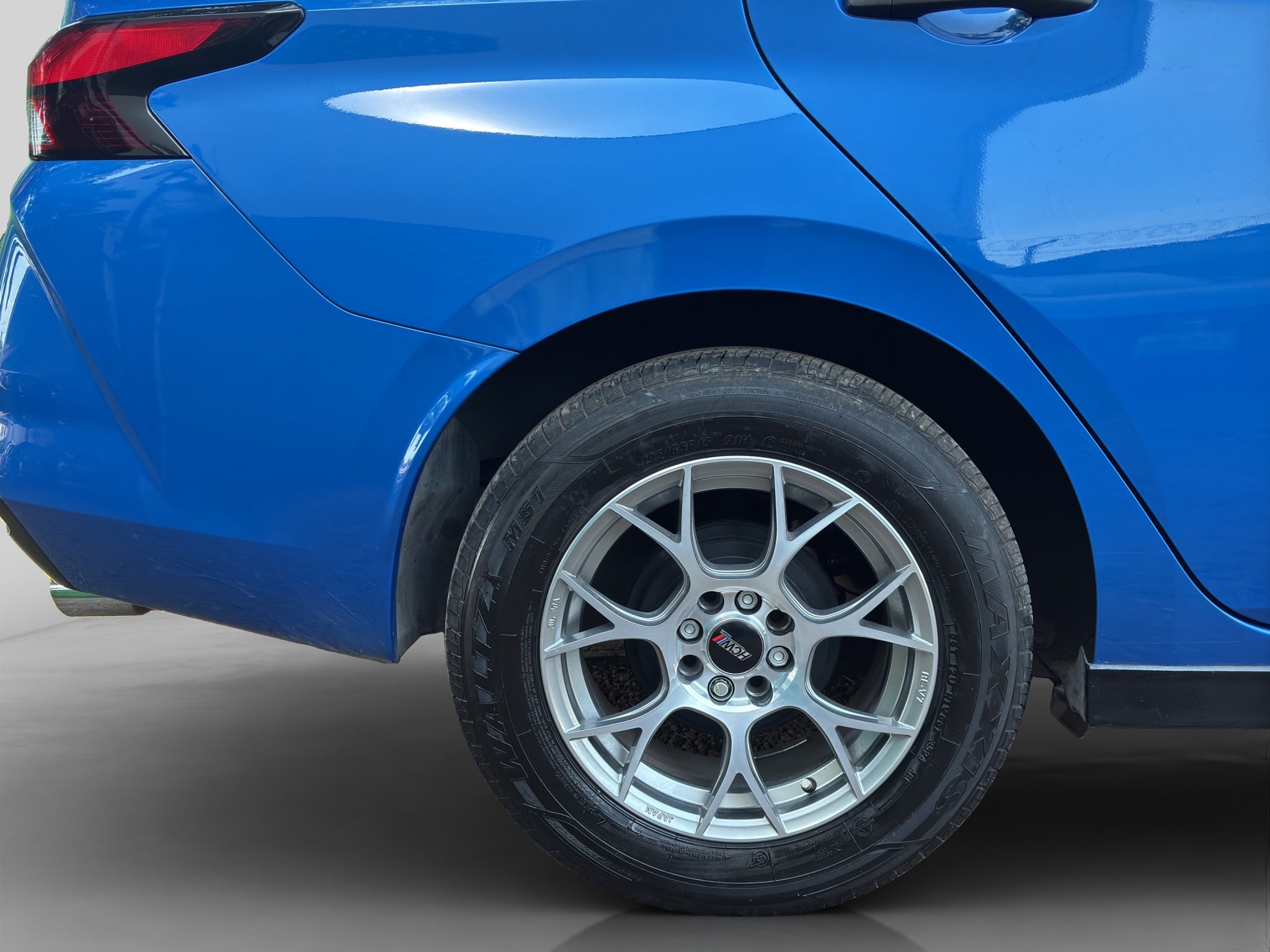 2024 Nissan VERSA 4P SENSE L41.6 MAN