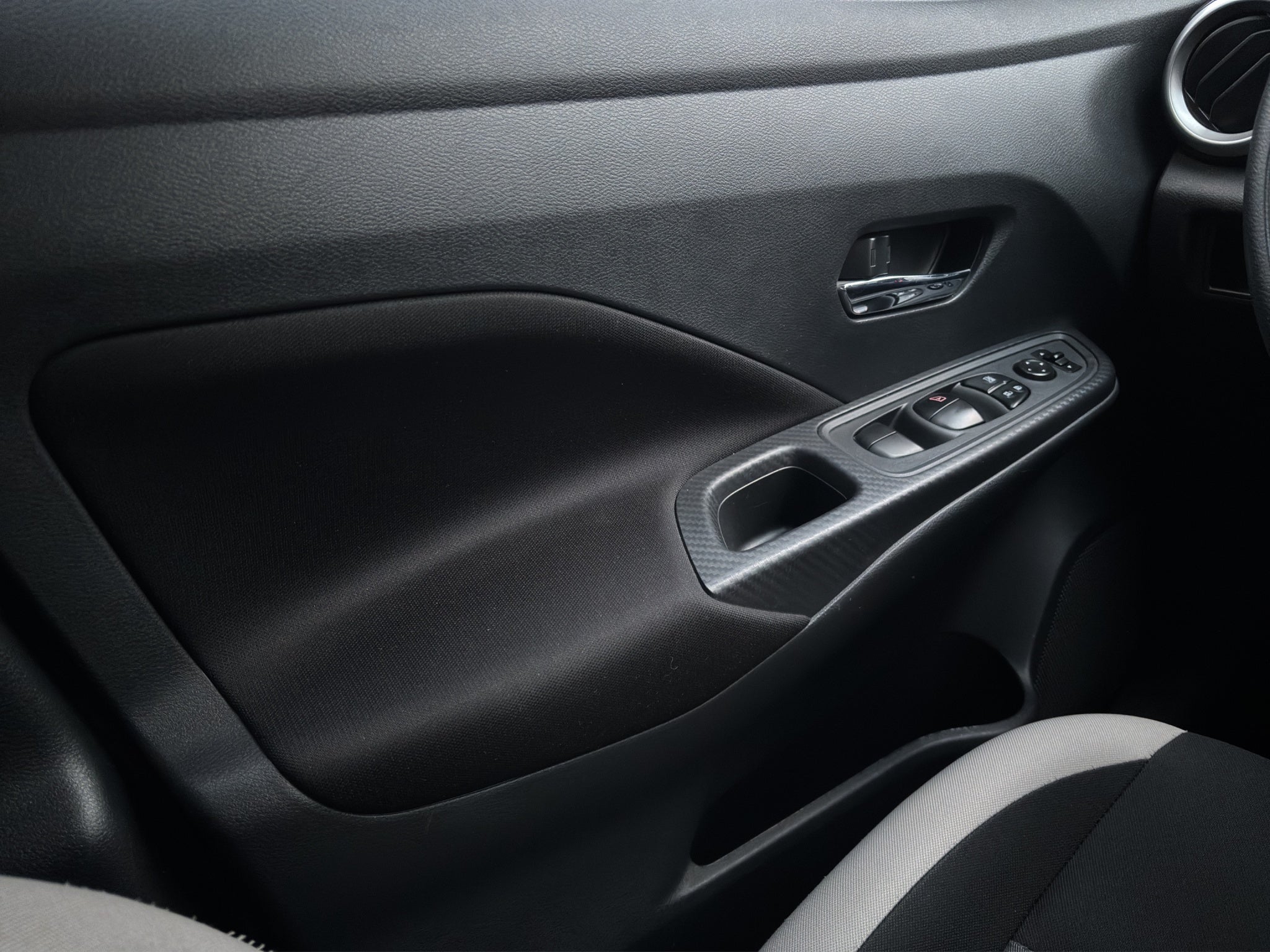 2022 Nissan VERSA 4 PTS ADVANCE TA AAC VE F NIEBLA RA-16