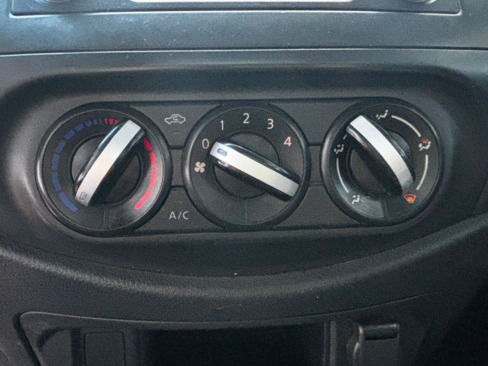 2022 Nissan NP300 2 PTS PICK-UP TM6 AAC