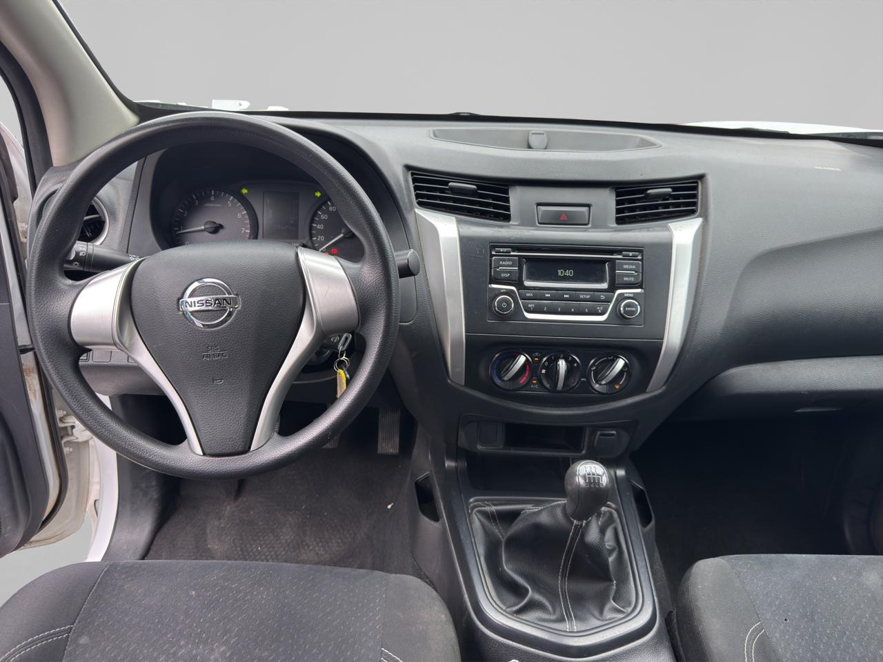 2020 Nissan NP300 4 PTS PICK-UP DOBLE CABINA SE TM6 AAC VE