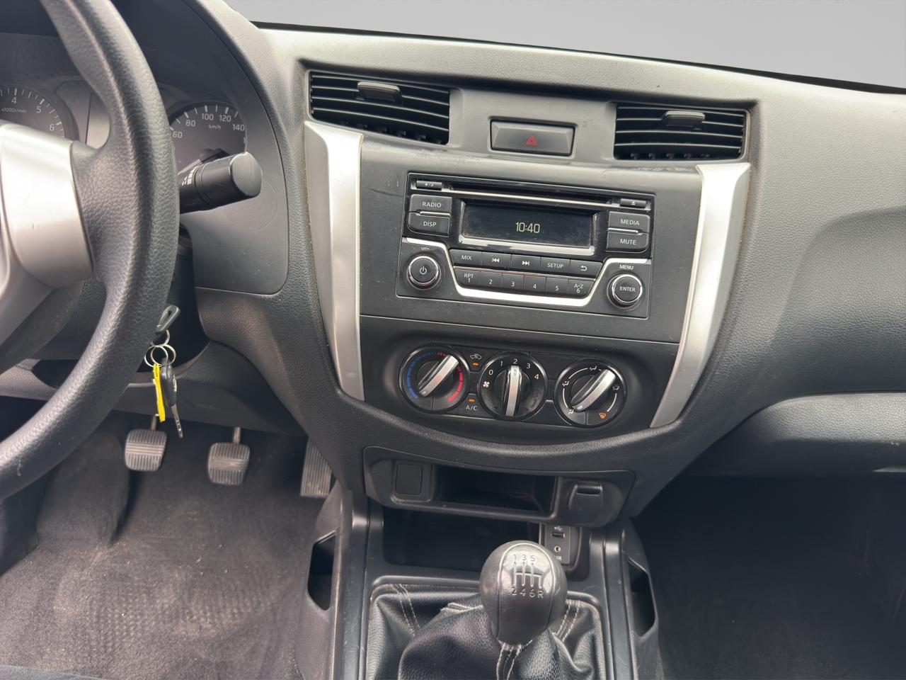 2020 Nissan NP300 4 PTS PICK-UP DOBLE CABINA SE TM6 AAC VE