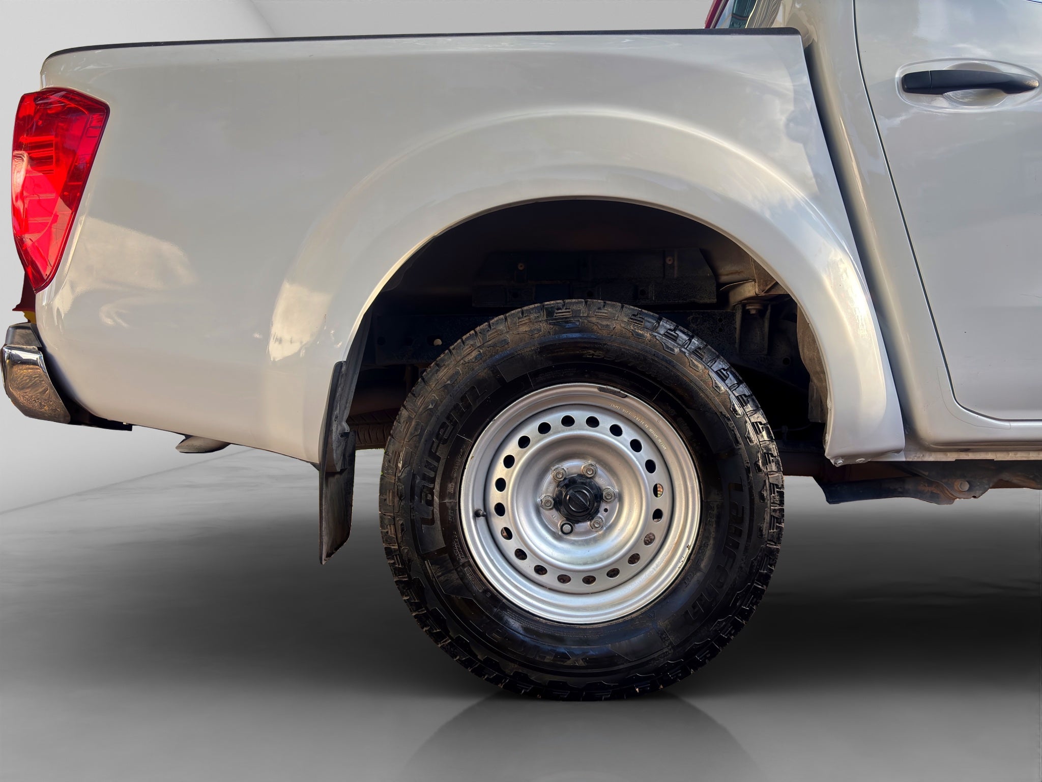 2020 Nissan NP300 FRONTIER 4 PTS XE L4 25L TM6 AAC VE R-16