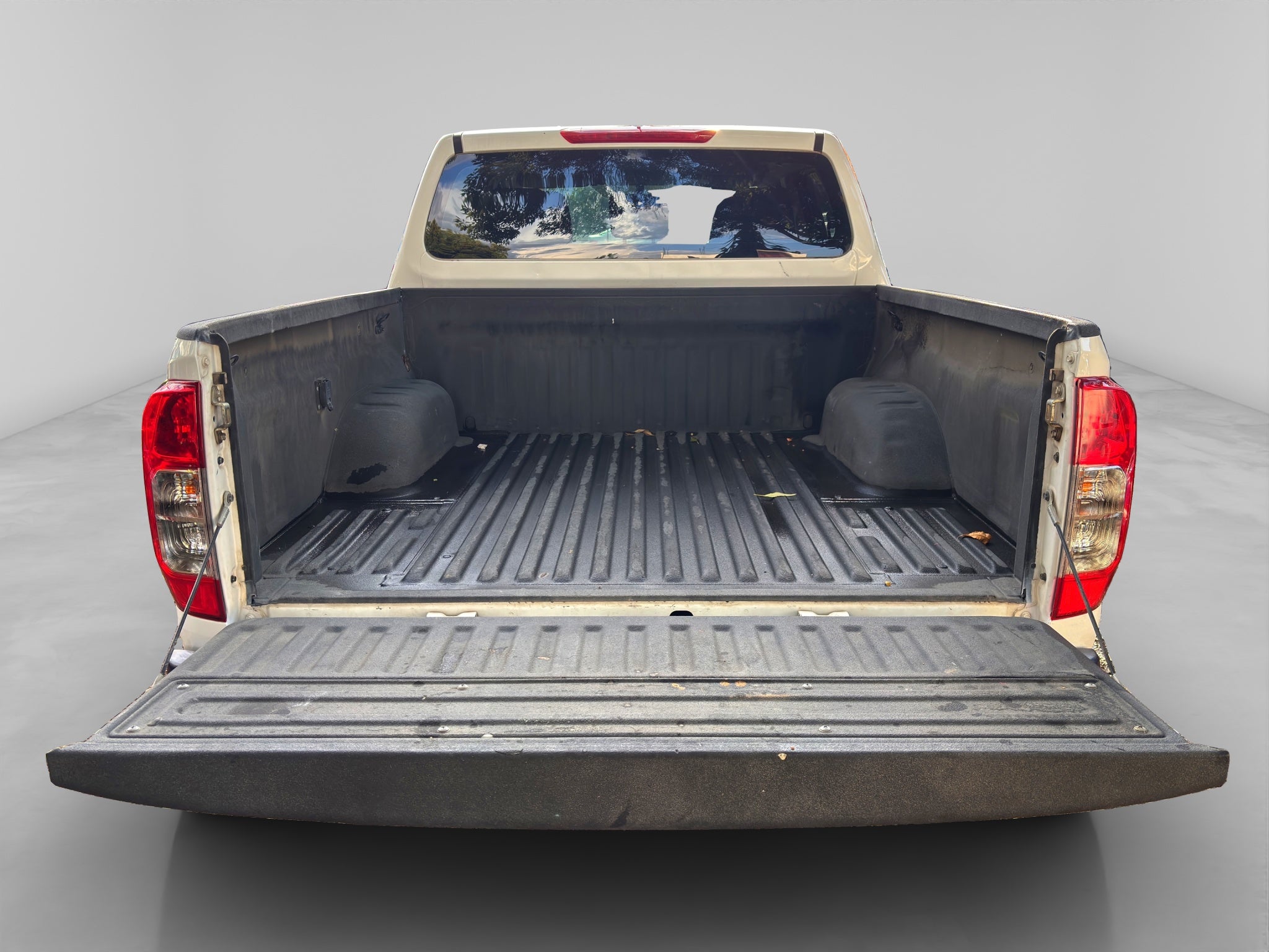 2020 Nissan NP300 FRONTIER 4 PTS XE L4 25L TM6 AAC VE R-16
