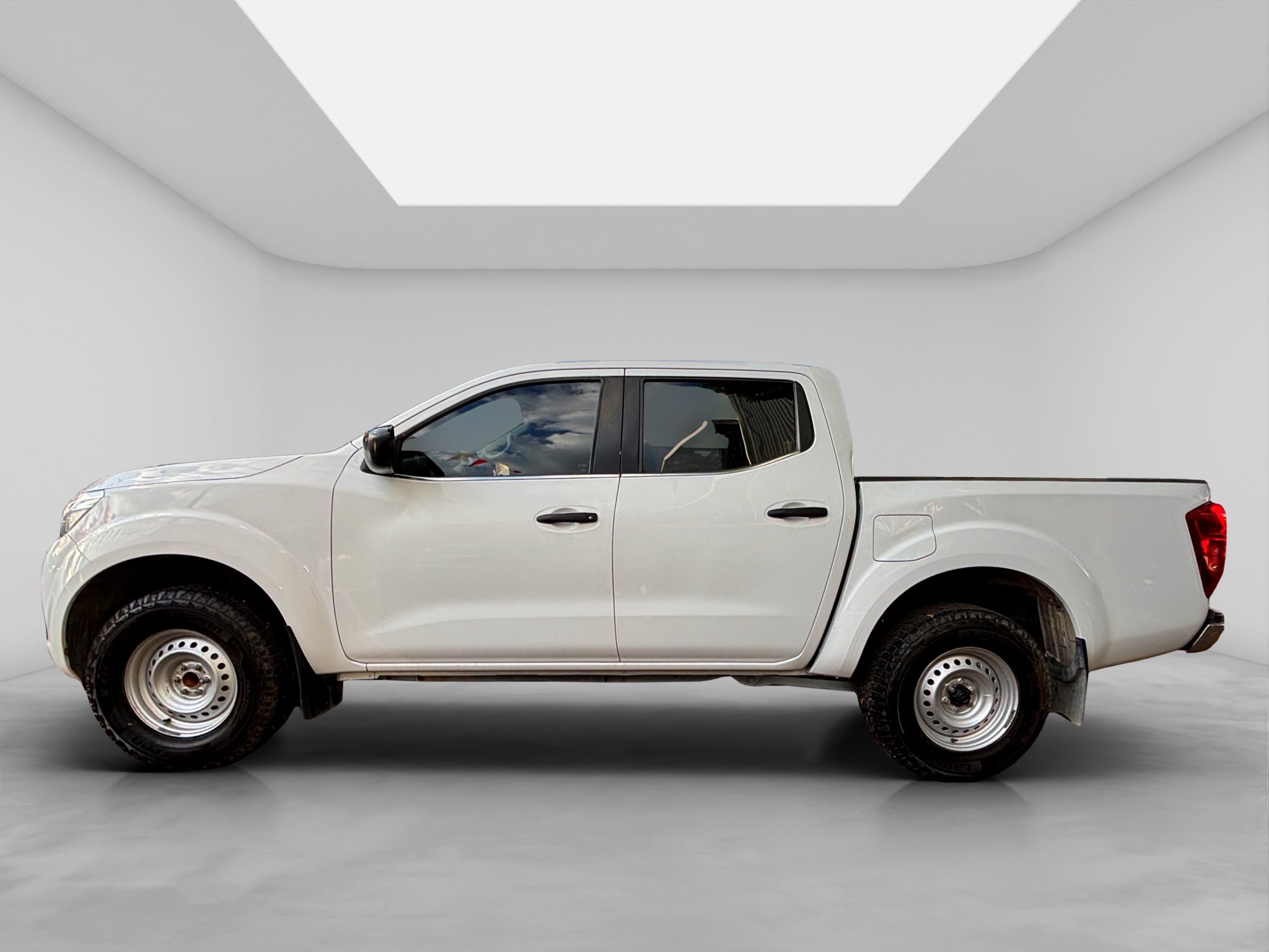 2020 Nissan NP300 FRONTIER 4 PTS XE L4 25L TM6 AAC VE R-16
