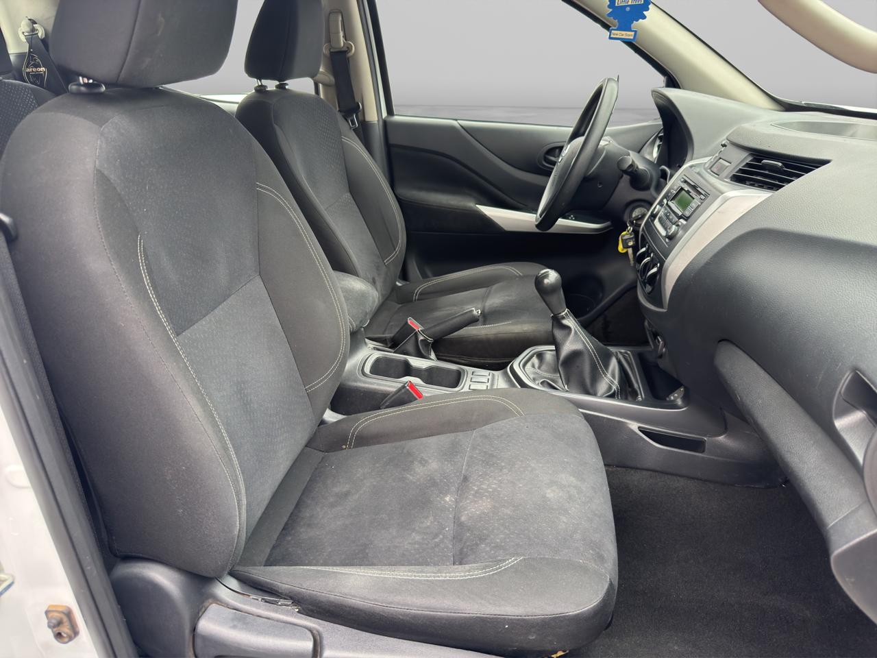 2020 Nissan NP300 4 PTS PICK-UP DOBLE CABINA SE TM6 AAC VE