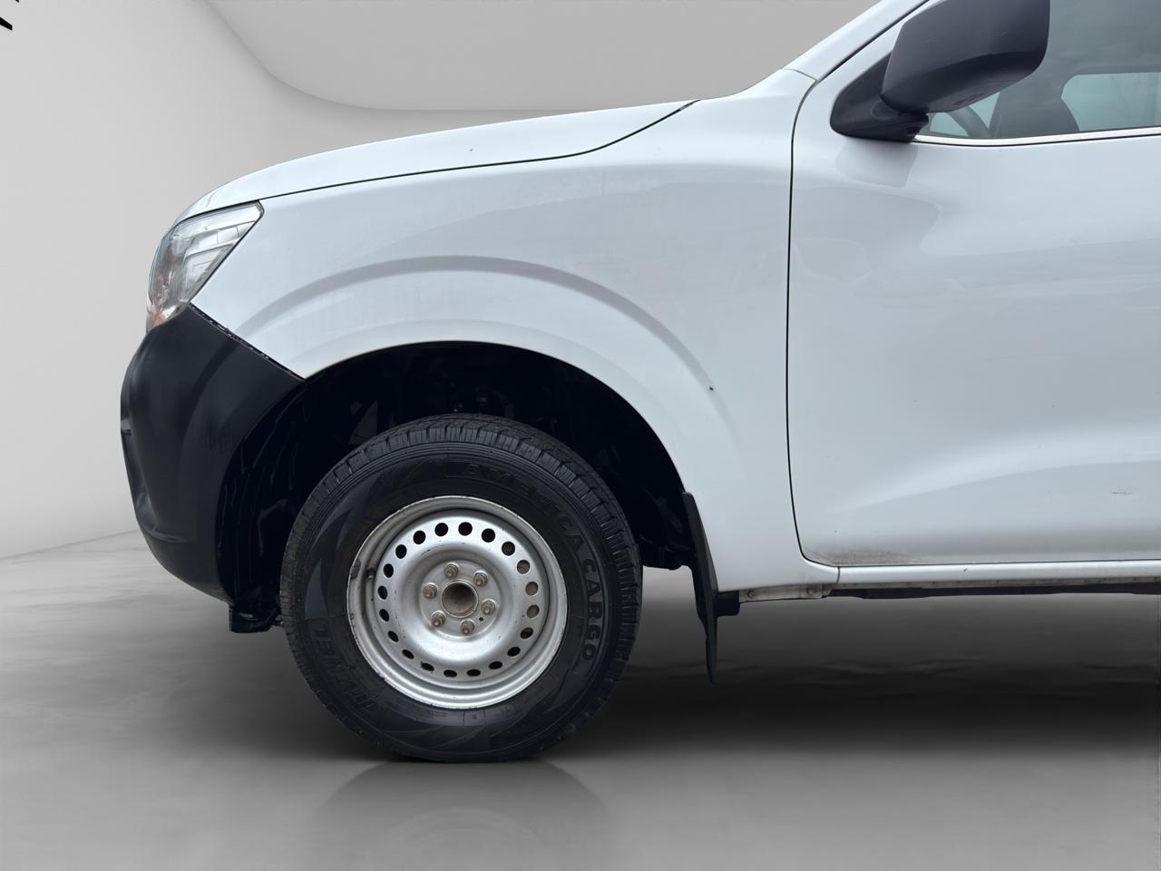 2020 Nissan NP300 4 PTS PICK-UP DOBLE CABINA SE TM6 AAC VE