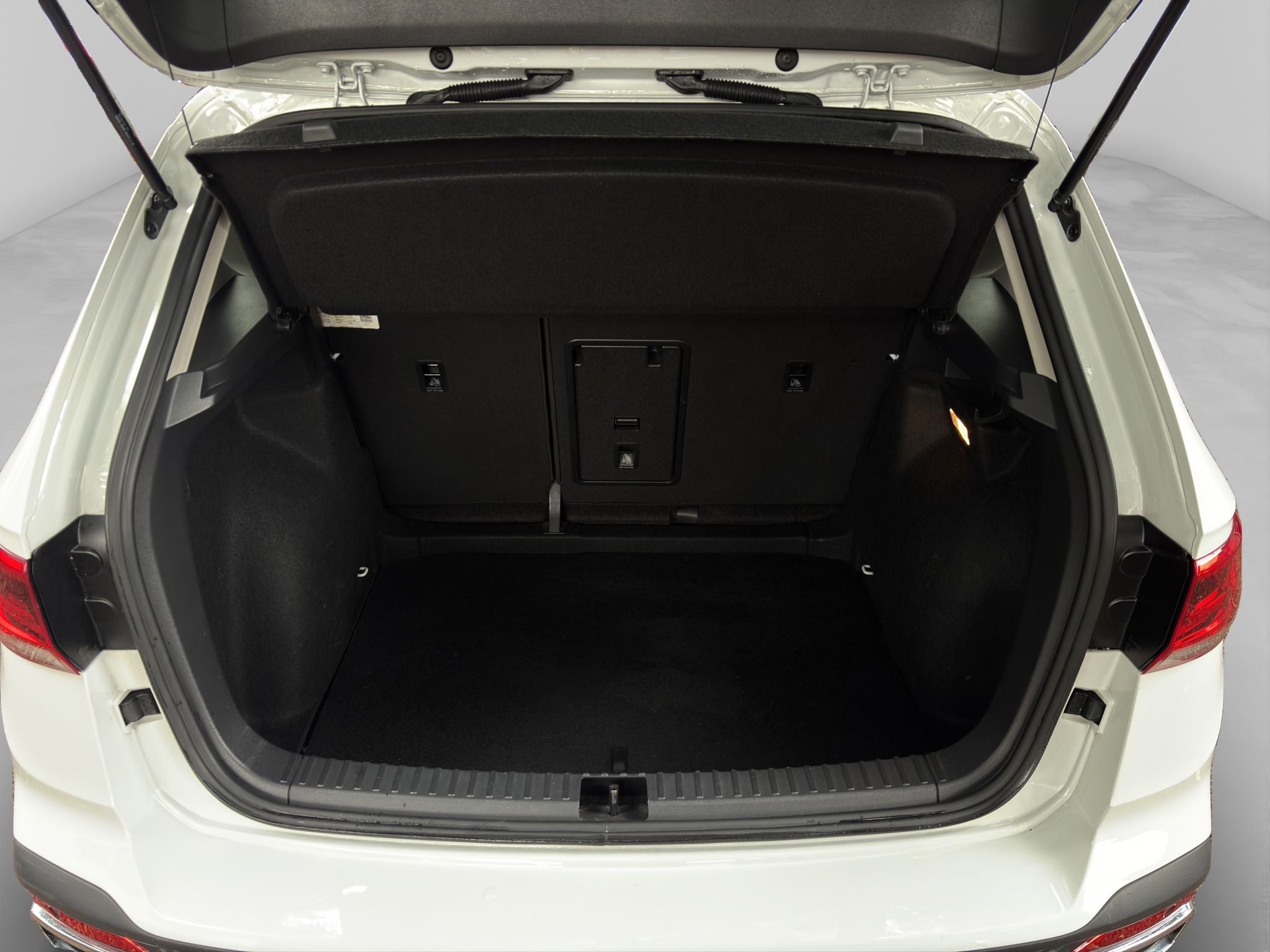 2023 Volkswagen TAOS 5 PTS COMFORTLINE 14L TA PIEL F LED RA-18