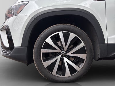 2023 Volkswagen TAOS 5 PTS COMFORTLINE 14L TA PIEL F LED RA-18