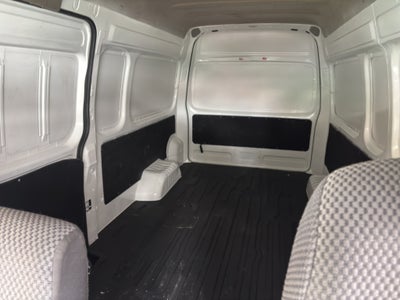 2022 Nissan URVAN 4 PTS AMPLIA TM5 AAC DESEM TRAS 15 PAS